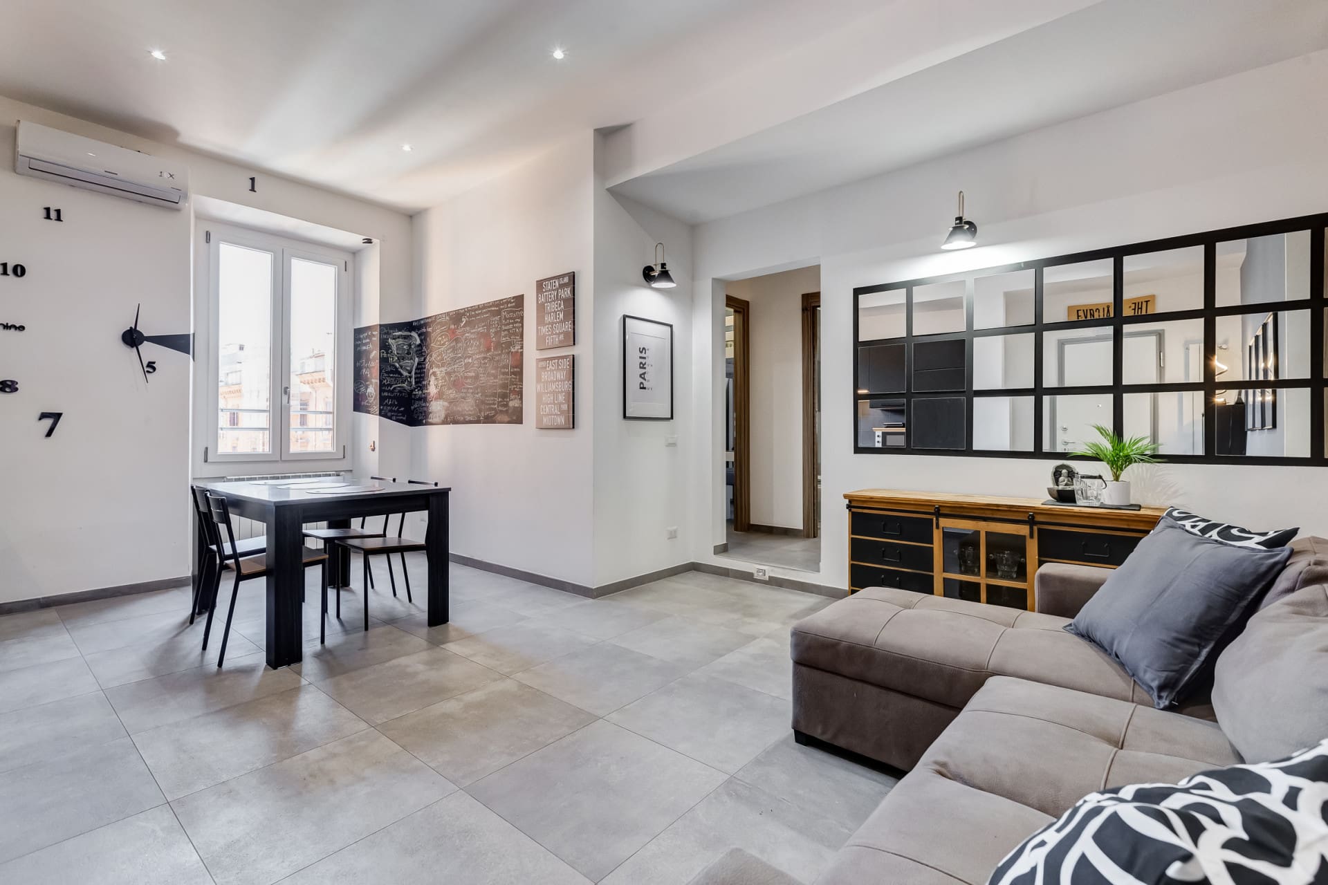 Palazzo Quirinale Rome: Spacious 4-Bedroom Luxury Apartment with Family Amenities, Rome Termini