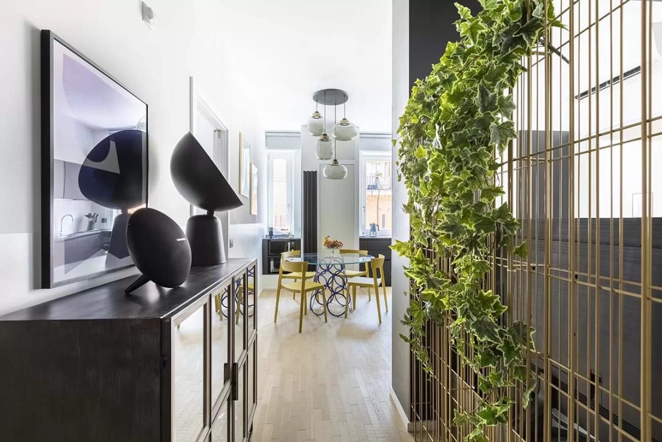 Palazzo Regola Roma: Lavish 3-Bedroom Apartment with Sauna and Hot Tub, Campo de’ Fiori