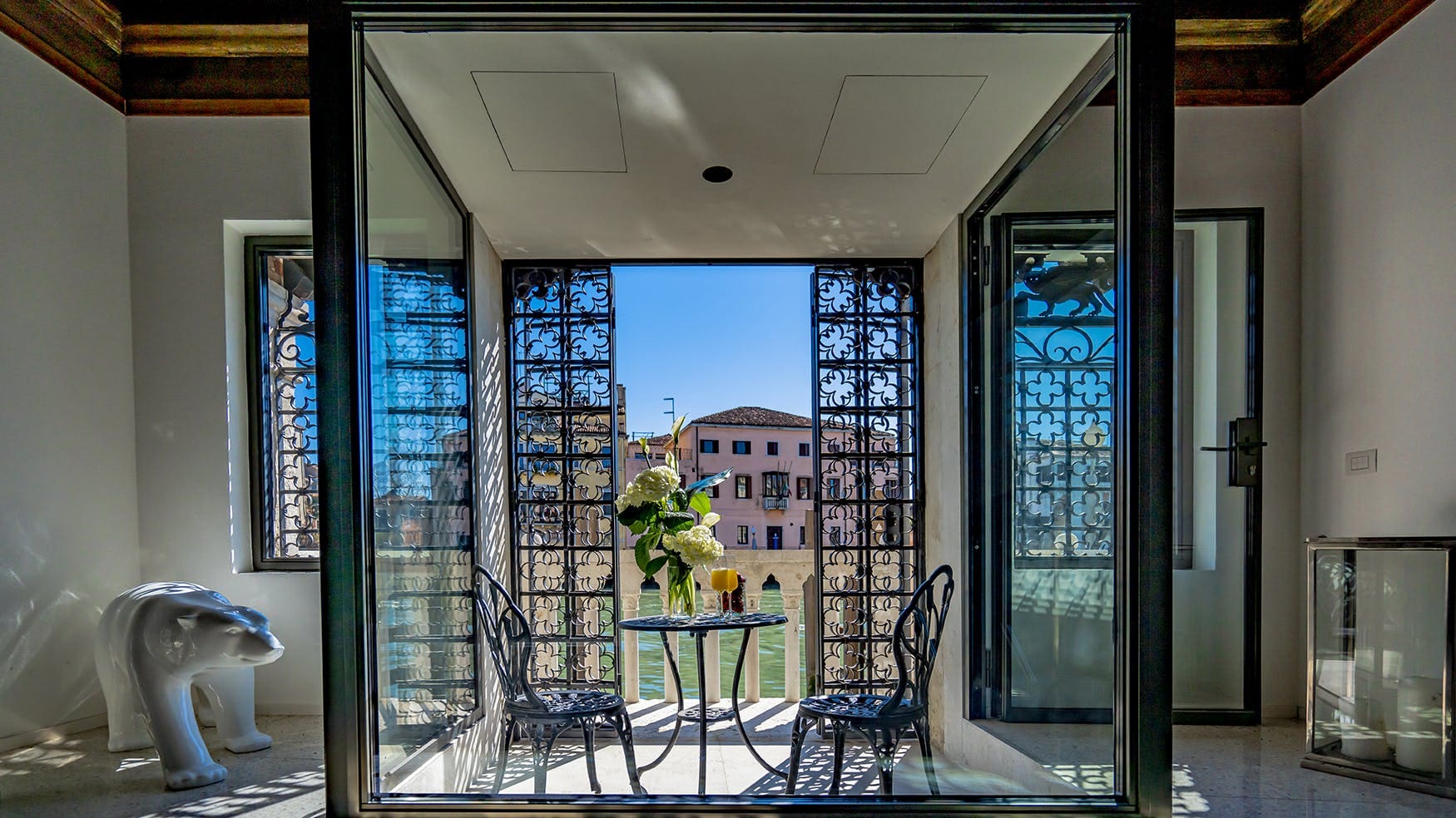 Palazzo Remer Cannaregio: Elegant 2-Bedroom Apartment with Seaview, Cannaregio Venice