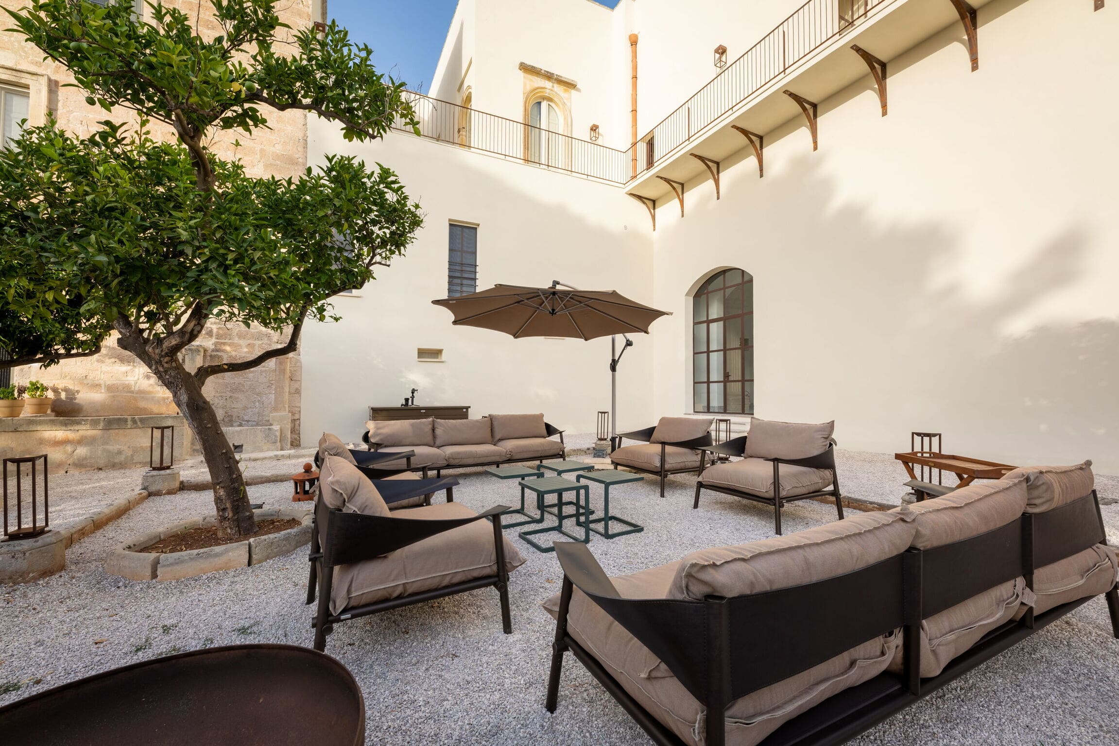 Palazzo Salentino Lecce: 7-Bedroom Luxury Villa with Pool and Cinema, Lecce