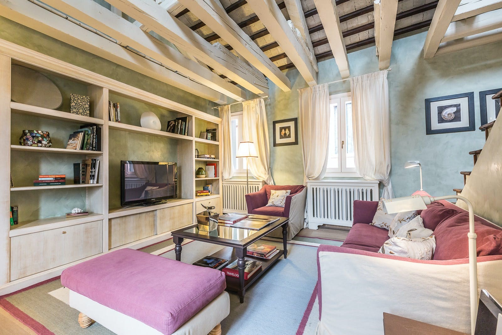 Palazzo San Samuele: Charming 3-Bedroom Apartment with Rooftop Terrace, San Marco
