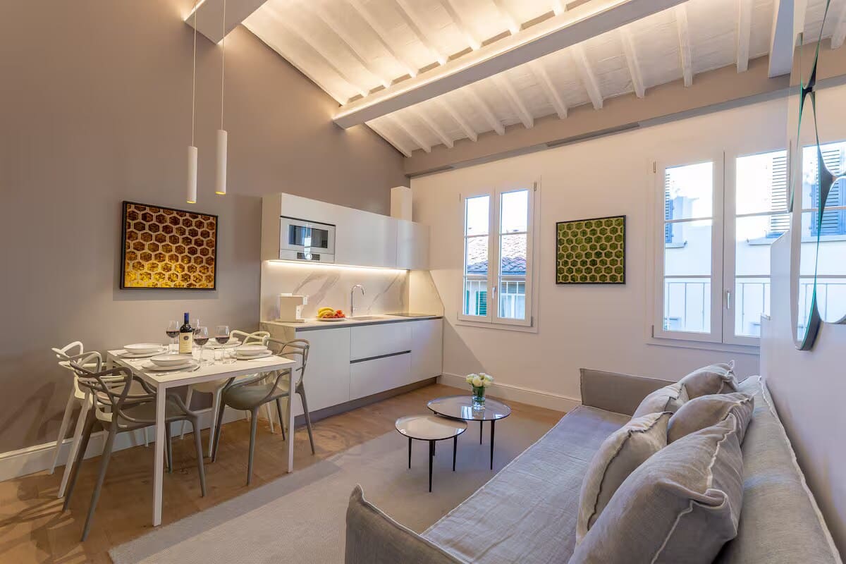 Palazzo Santa Maria Novella: Chic 2-Bedroom Apartment with Panoramic Terrace, Santa Maria Novella