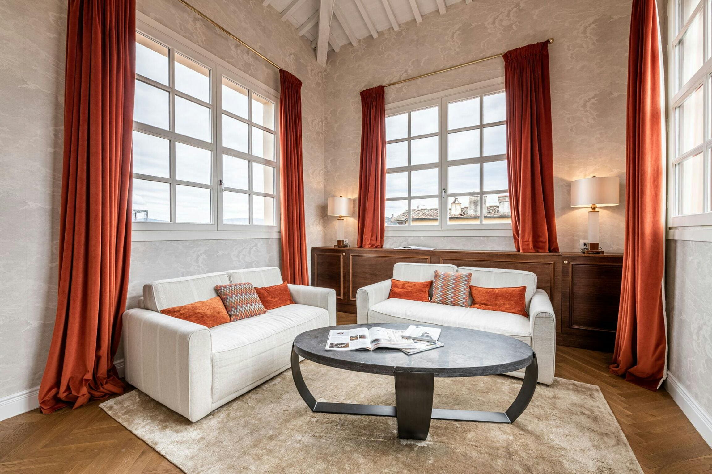 Palazzo SantaMaria Florence: Luxury 2-Bedroom Apartment with Cathedral Views, Florence