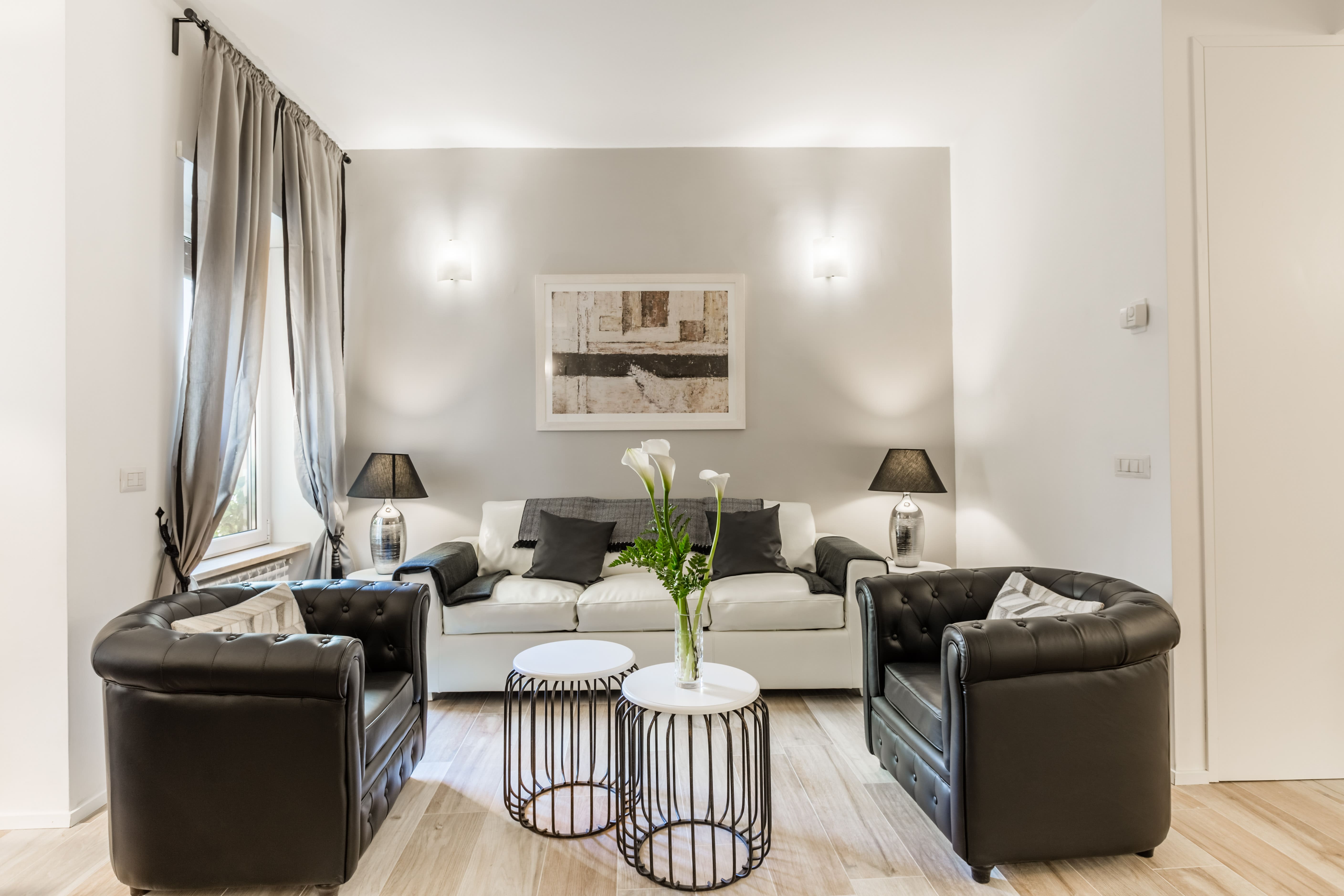 Palazzo Scirocco Spagna: Luxury 3-Bedroom Apartment with Soundproof Windows, Rome