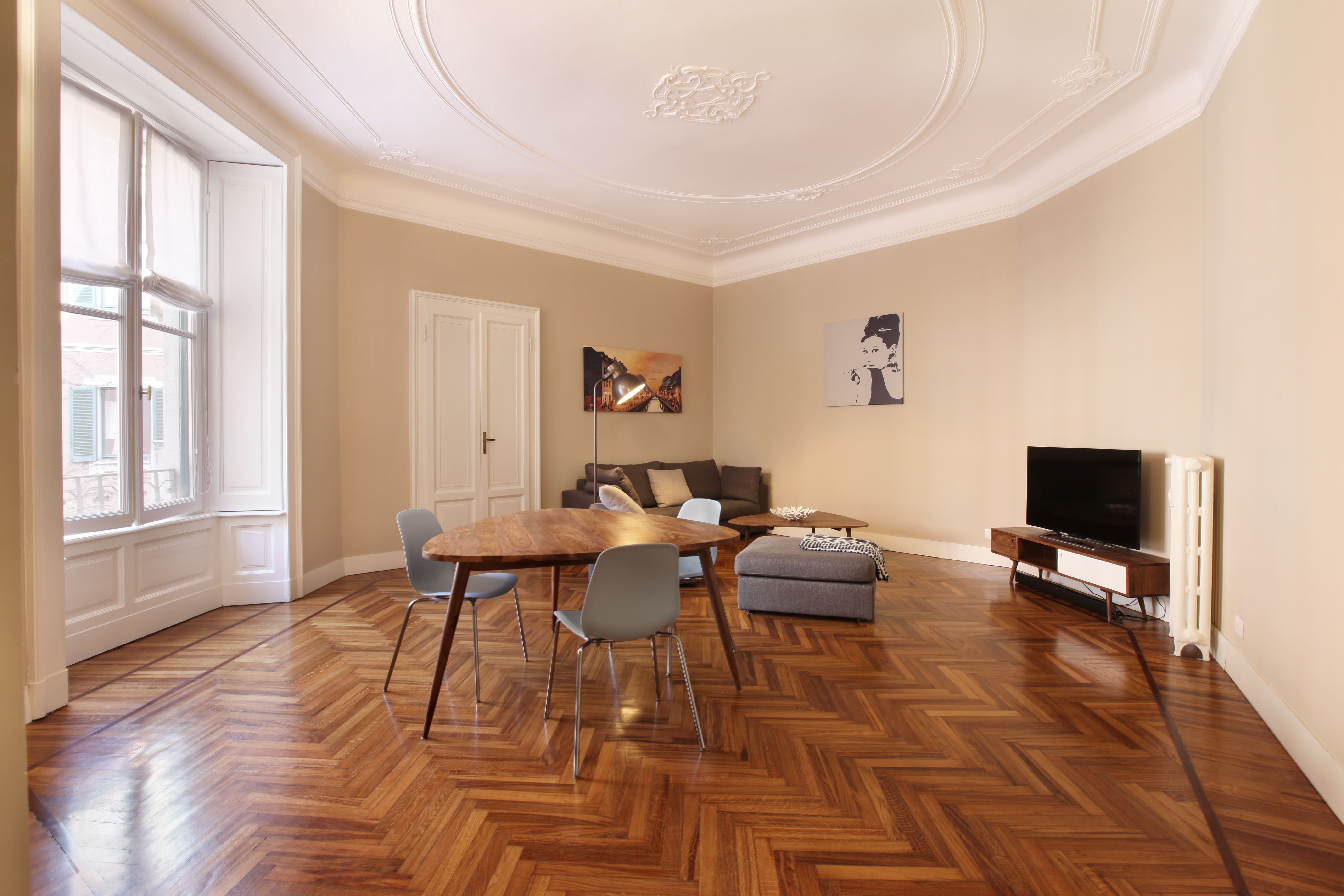 Palazzo Sempione Magenta: Elegant 1-Bedroom Luxury Apartment with Concierge, Milan