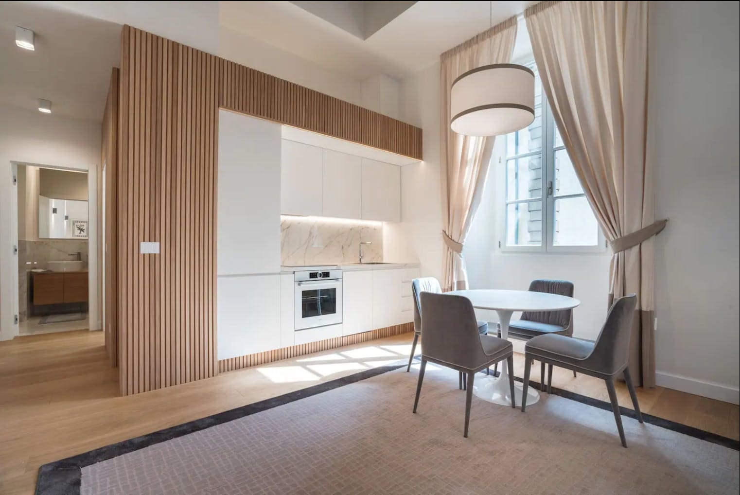 Palazzo Servi Florence: Chic 2-Bedroom Apartment with Stunning Views, Duomo Florence