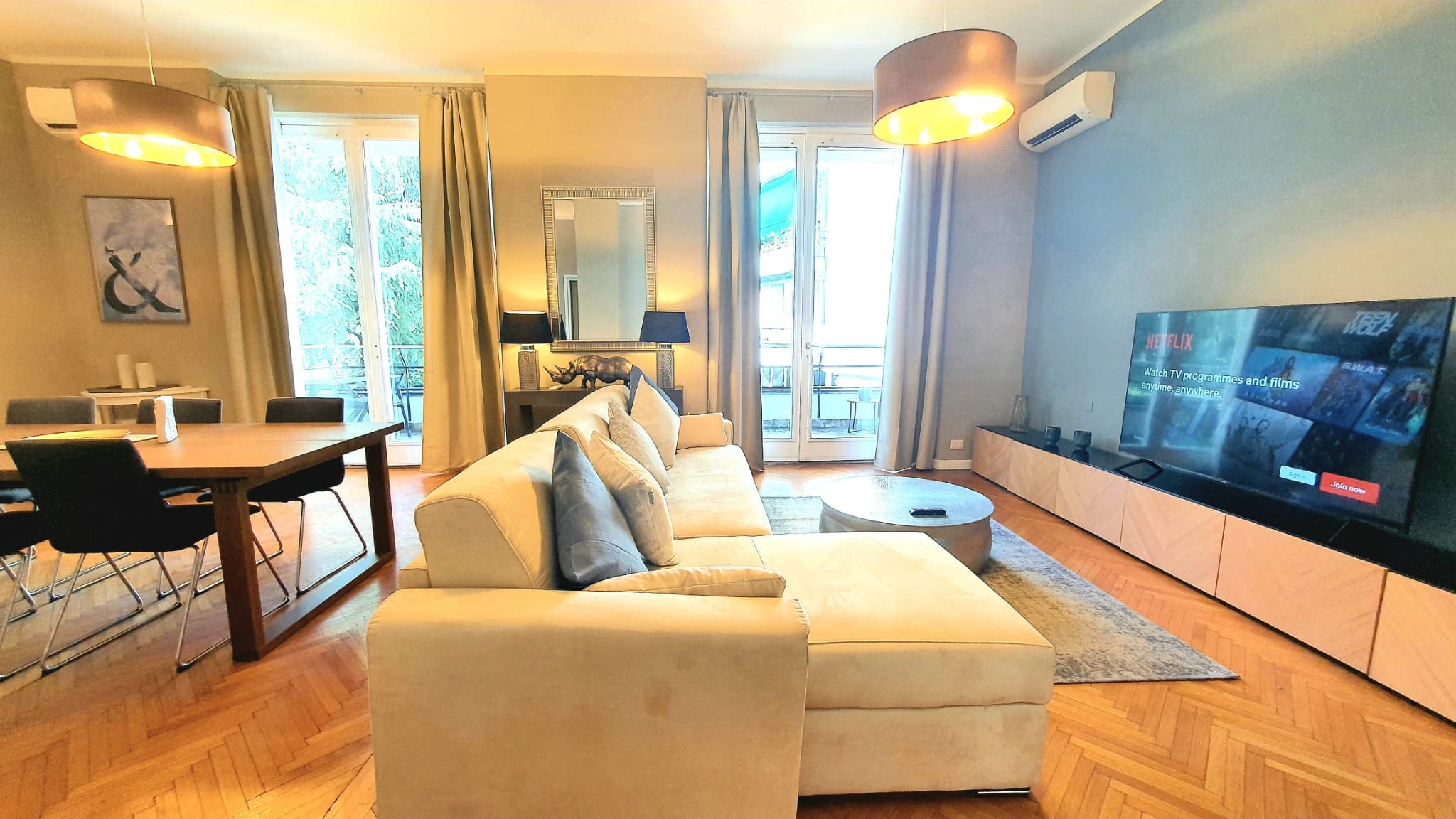 Palazzo Sforzesco Milan: Stylish 2-Bedroom Apartment with Air-Con, Quadrilatero, Milan