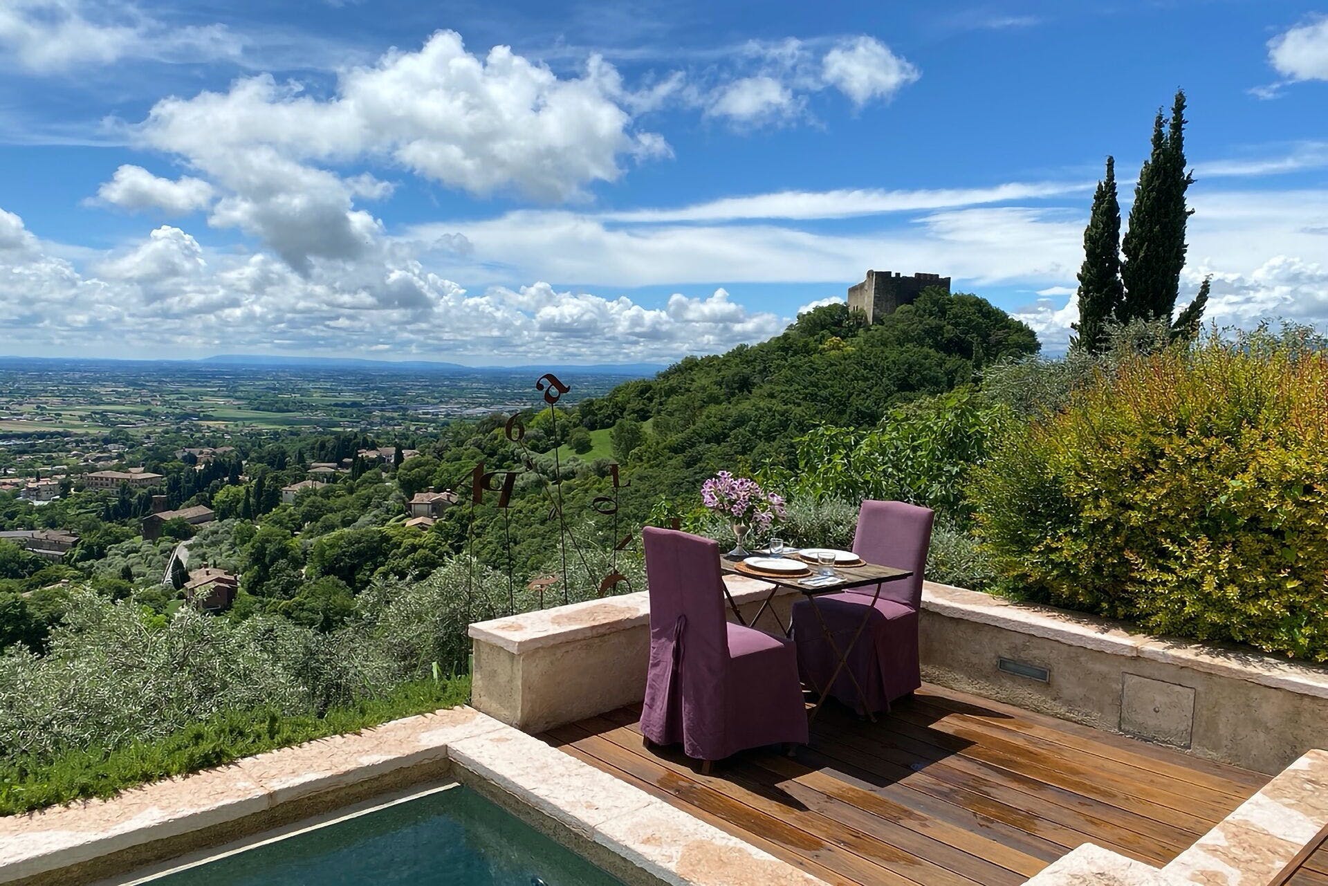 Palazzo Sile Treviso: Elegant 3-Bedroom Apartment with Pool and Countryside Views, Treviso