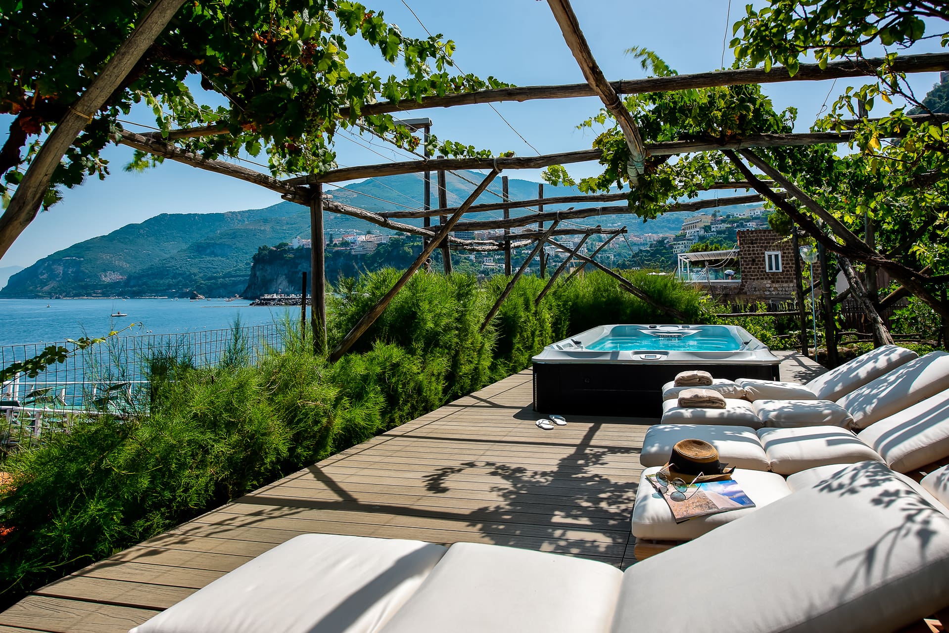 Palazzo Sirenuse Sorrento Sorrento 2: Luxury 4-Bedroom Apartment with Seaview and Pool, Sorrento