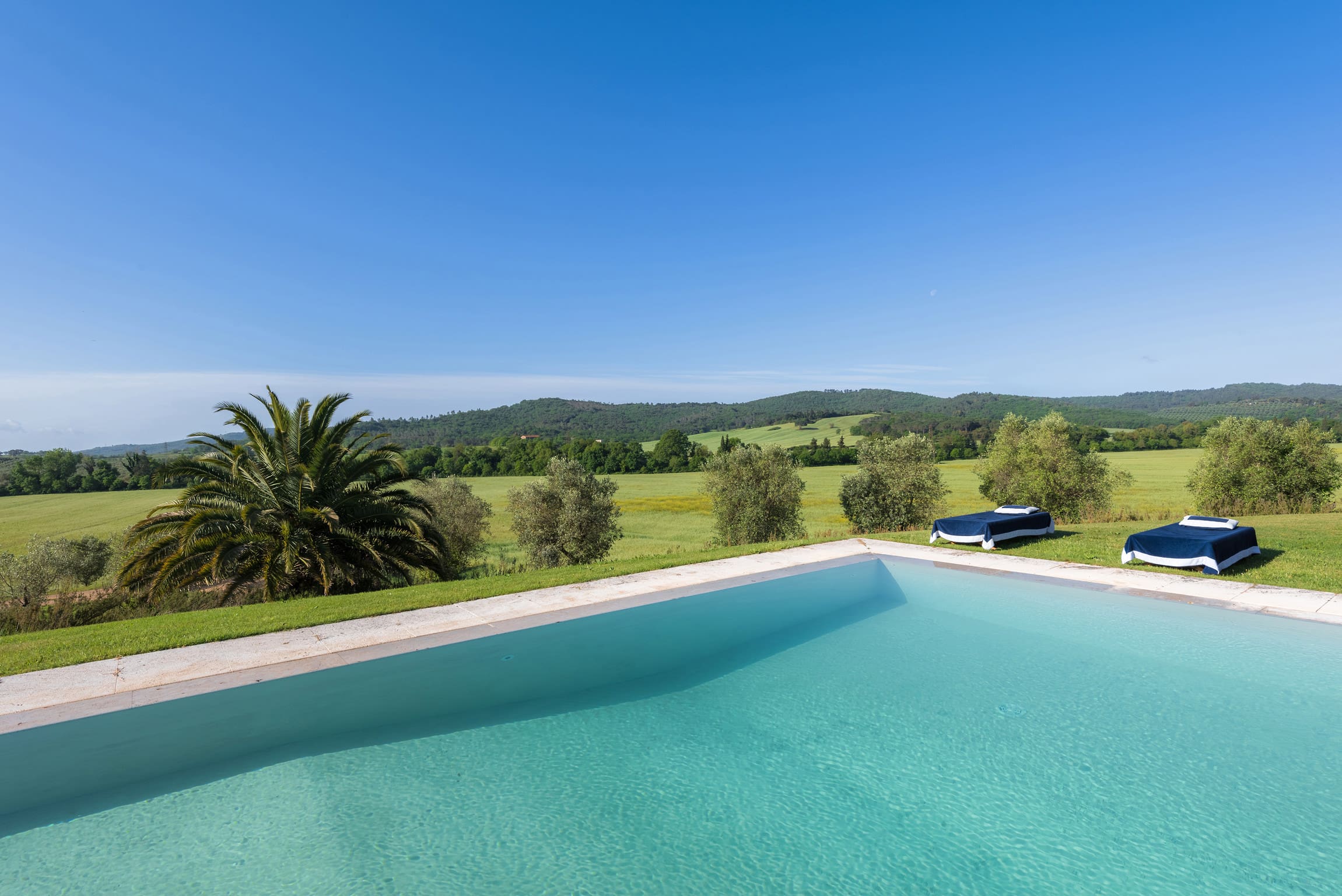 Palazzo Sughera Grosseto: Elegant 7-Bedroom Luxury Apartment with Pool and Tennis Court, Grosseto Province