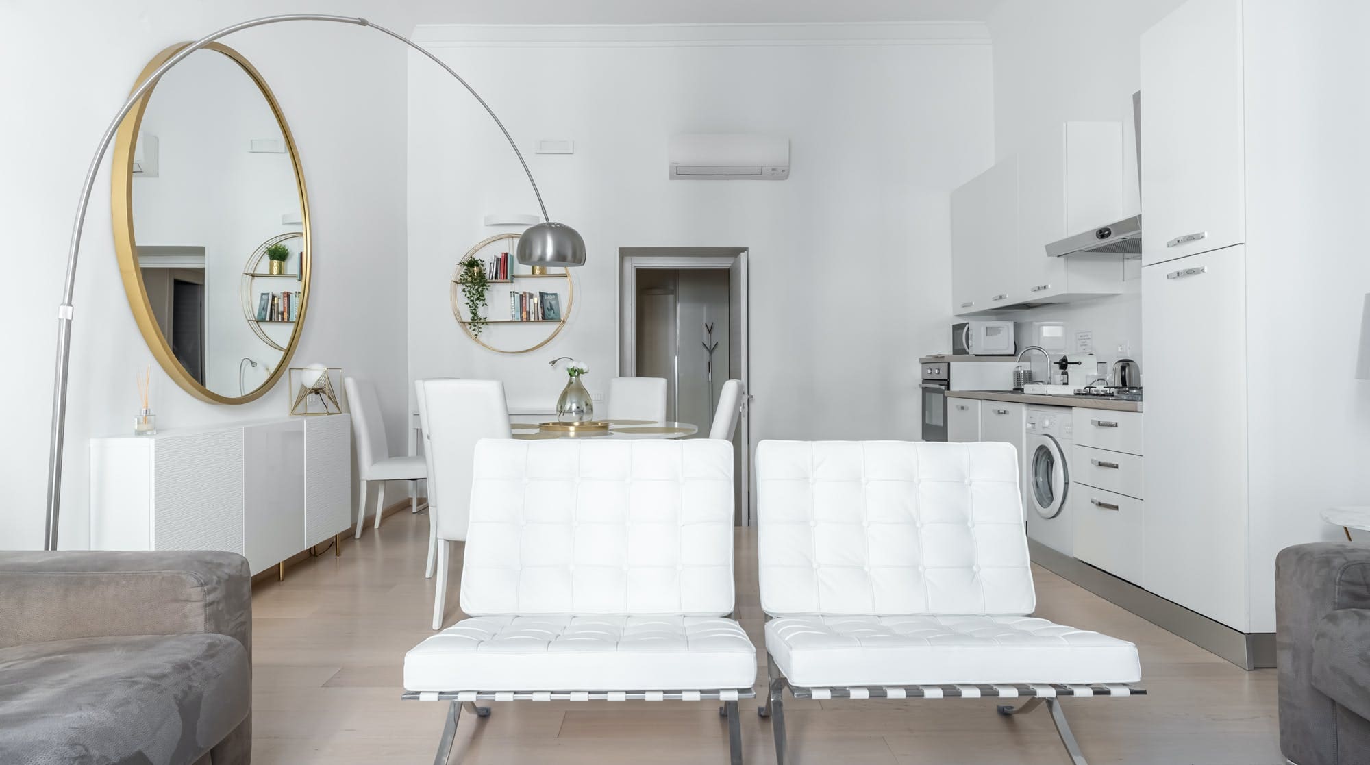 Palazzo Tevere Prati: Elegant 1-Bedroom Apartment with Air-Con, Prati Rome