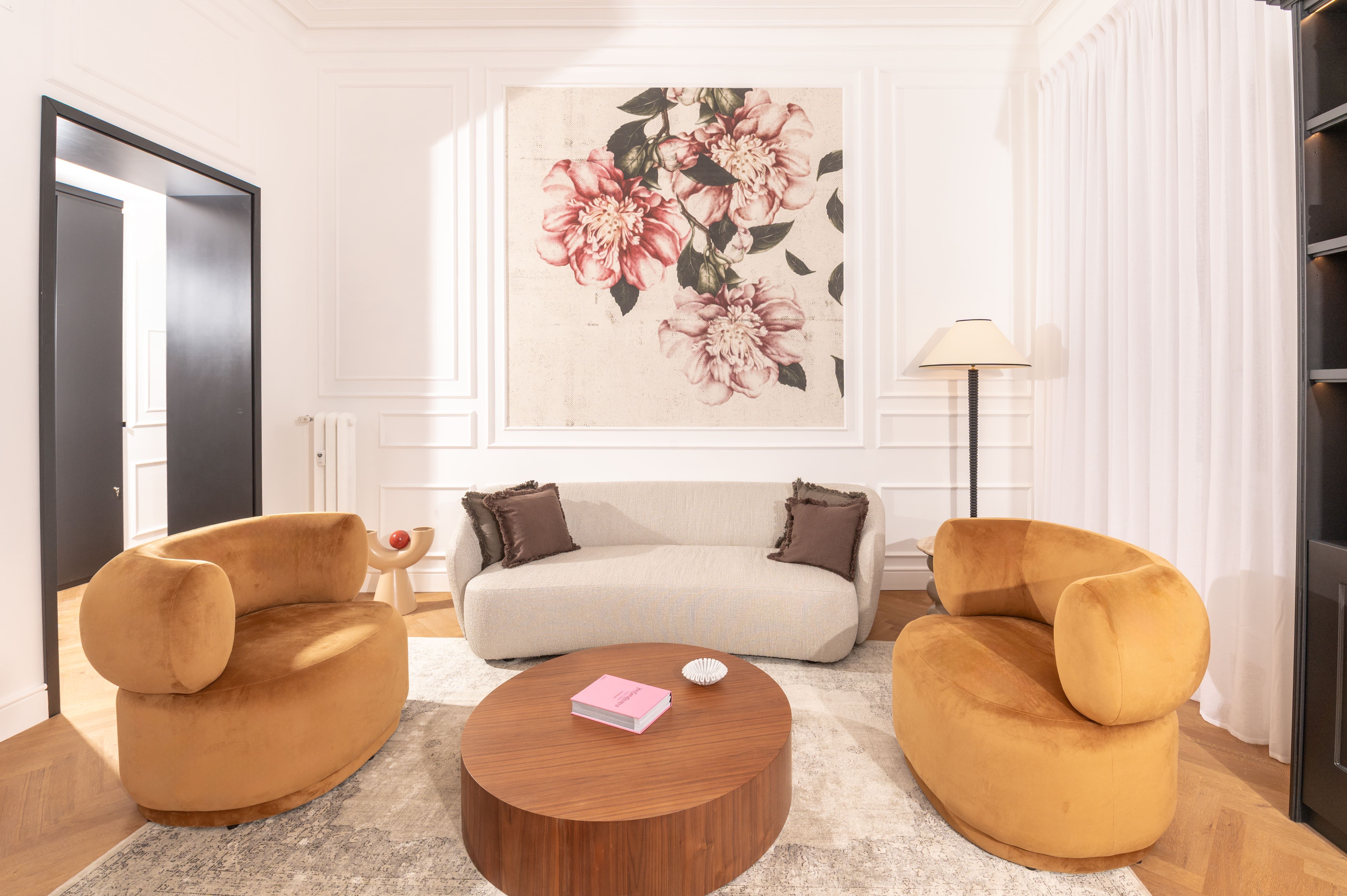 Palazzo Tiberio Prati: Elegant 3-Bedroom Apartment Near Top Rome Attractions