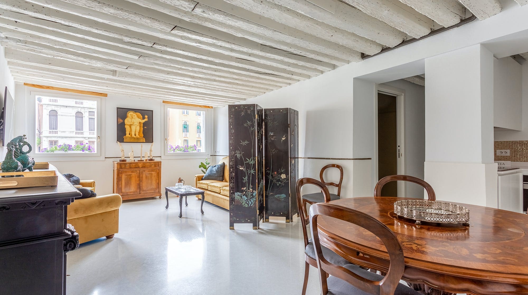 Palazzo Tintoretto Dorsoduro: Luxury 2-Bedroom Apartment with Sea Views, Dorsoduro Venice