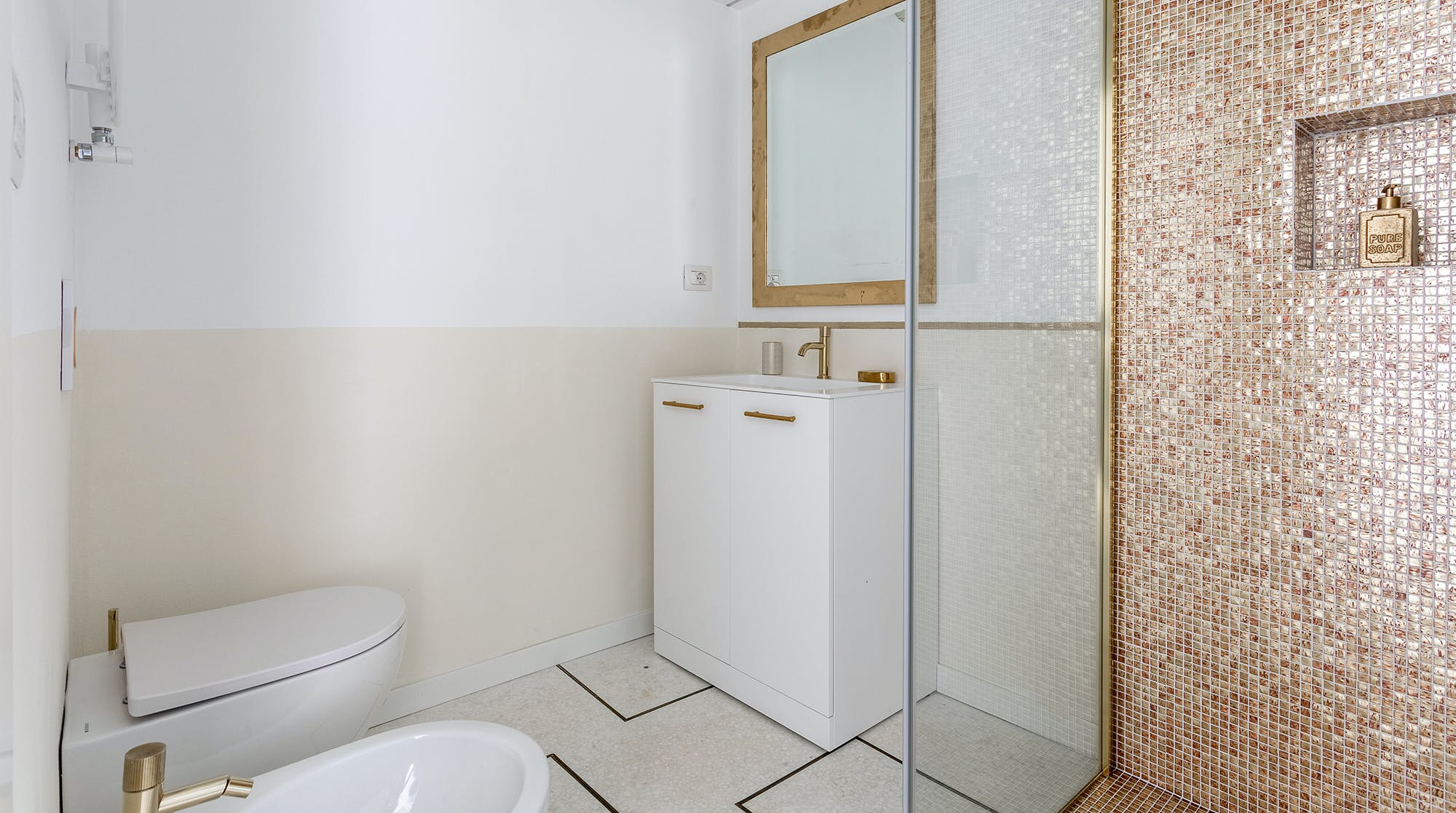 Palazzo Tintoretto Dorsoduro: Luxury 2-Bedroom Apartment with Sea Views, Dorsoduro Venice