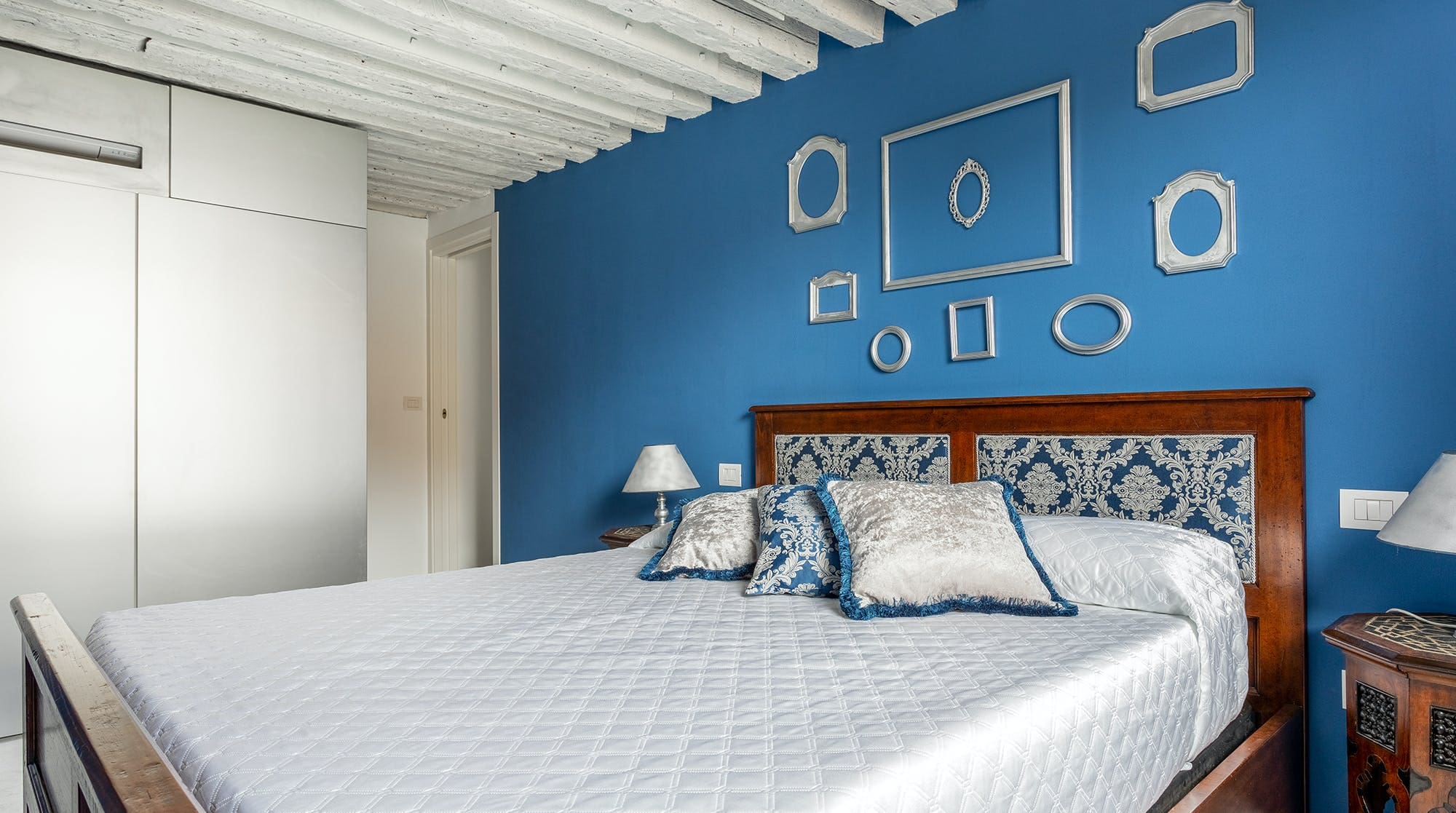 Palazzo Tintoretto Dorsoduro: Luxury 2-Bedroom Apartment with Sea Views, Dorsoduro Venice