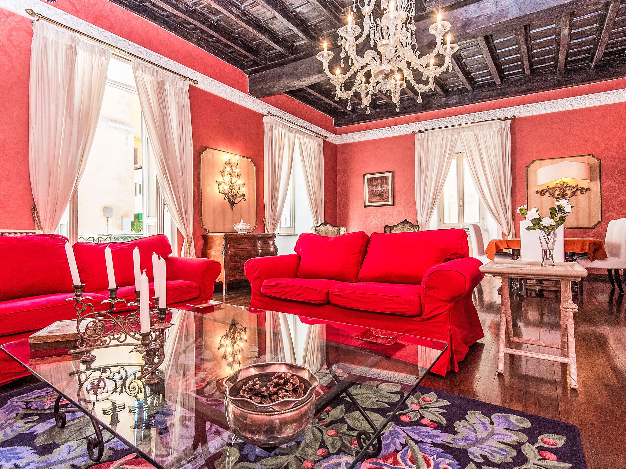 Palazzo Tridente Roma: Elegant 4-Bedroom Apartment with Antique Furnishings near Spanish Steps