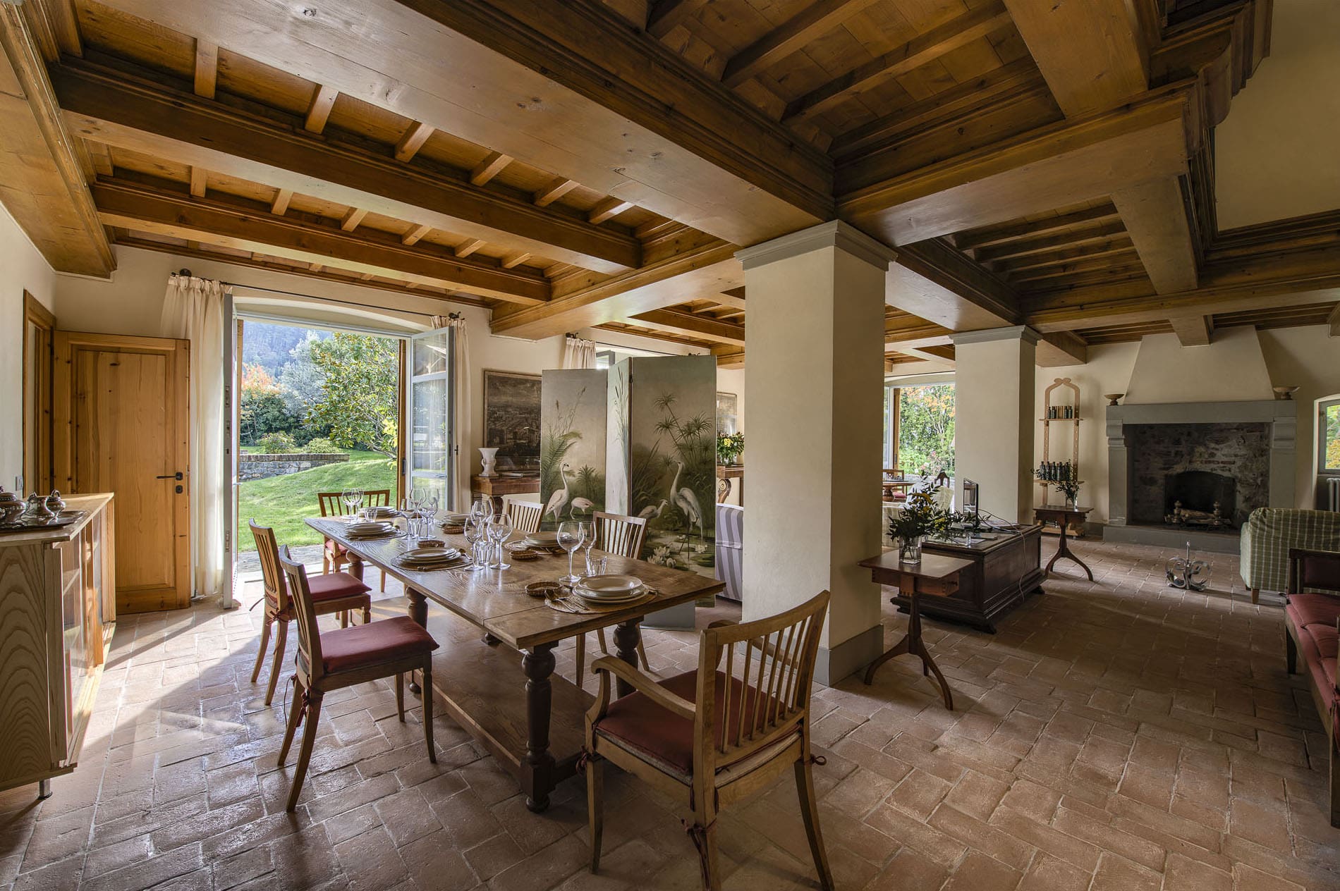 Palazzo Vallombrosa Florence: Spacious 4-Bedroom Apartment with Private Pool, Florence East