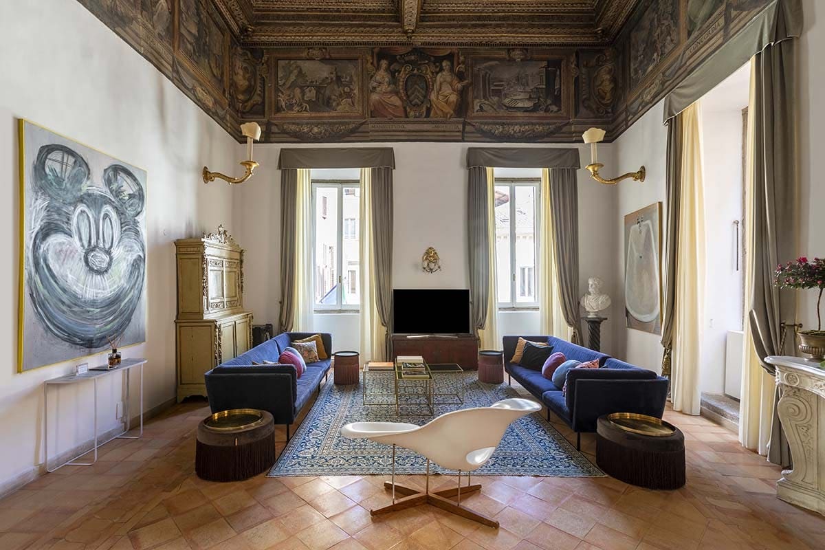 Palazzo Vasari Roma: Opulent 5-Bedroom Apartment with Sauna and Hot Tub, Rome