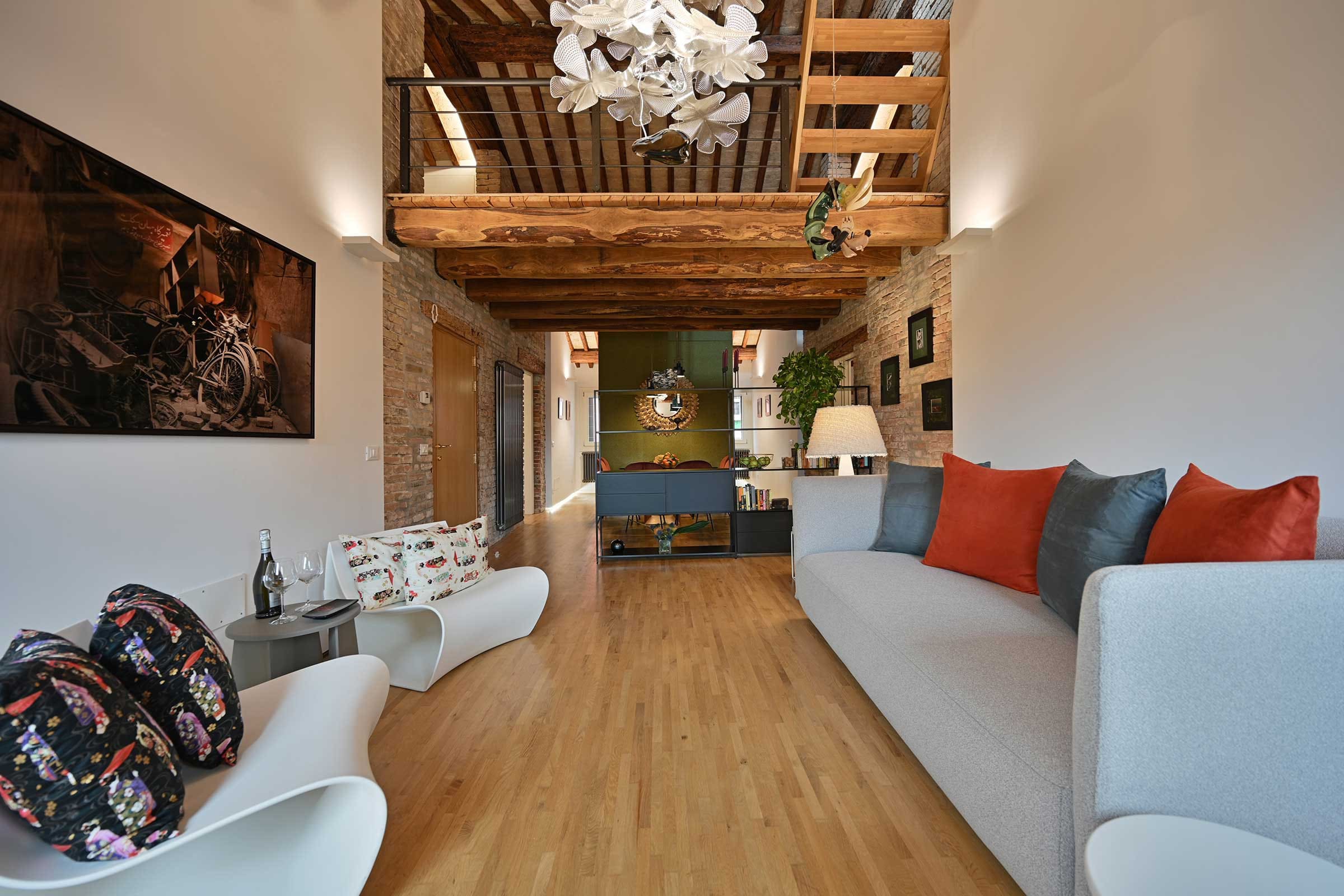 Palazzo Zattere Dorsoduro Dorsoduro 4: Stunning 3-Bedroom Luxury Penthouse with Canal Views, Venice