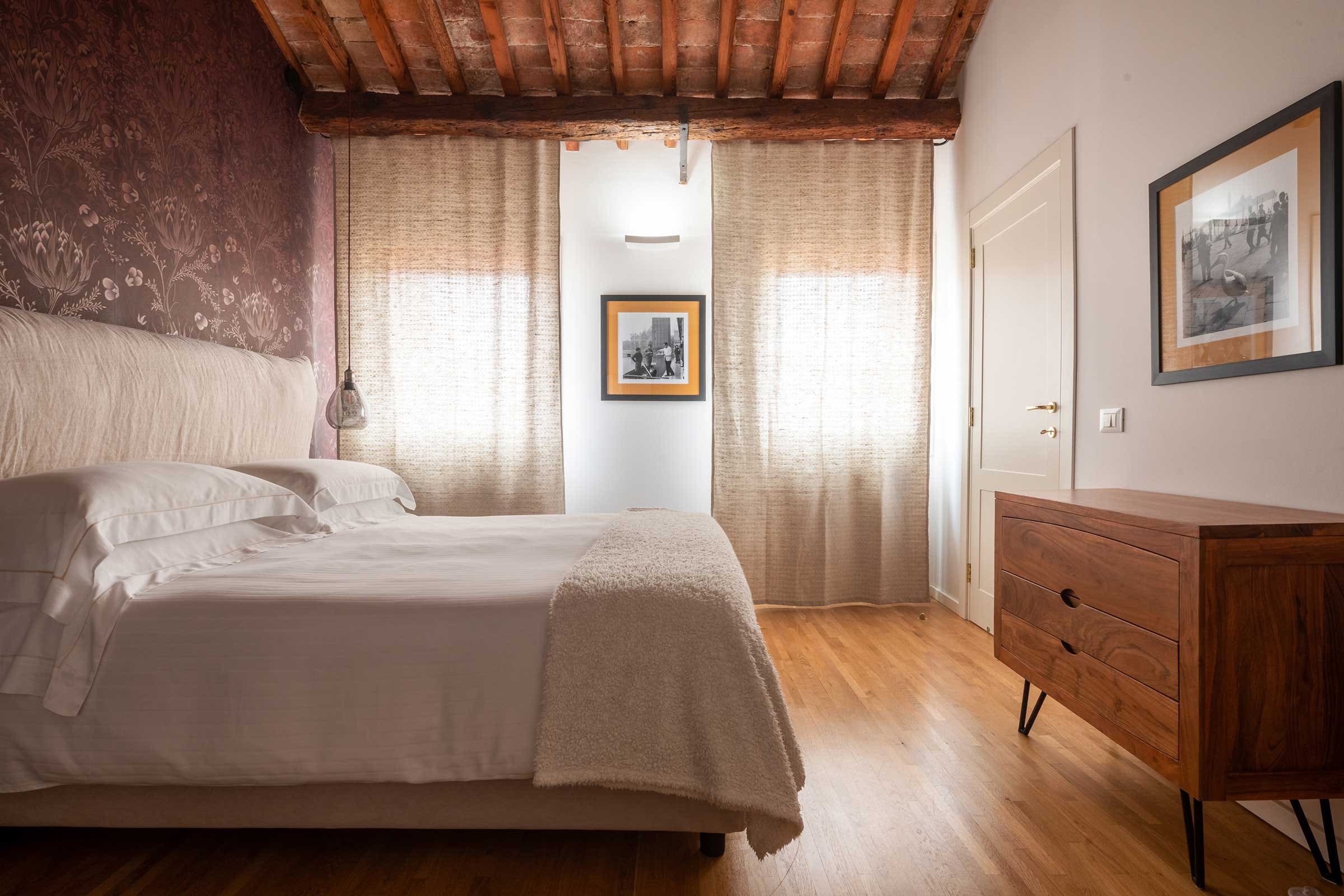 Palazzo Zattere Dorsoduro Dorsoduro 4: Stunning 3-Bedroom Luxury Penthouse with Canal Views, Venice