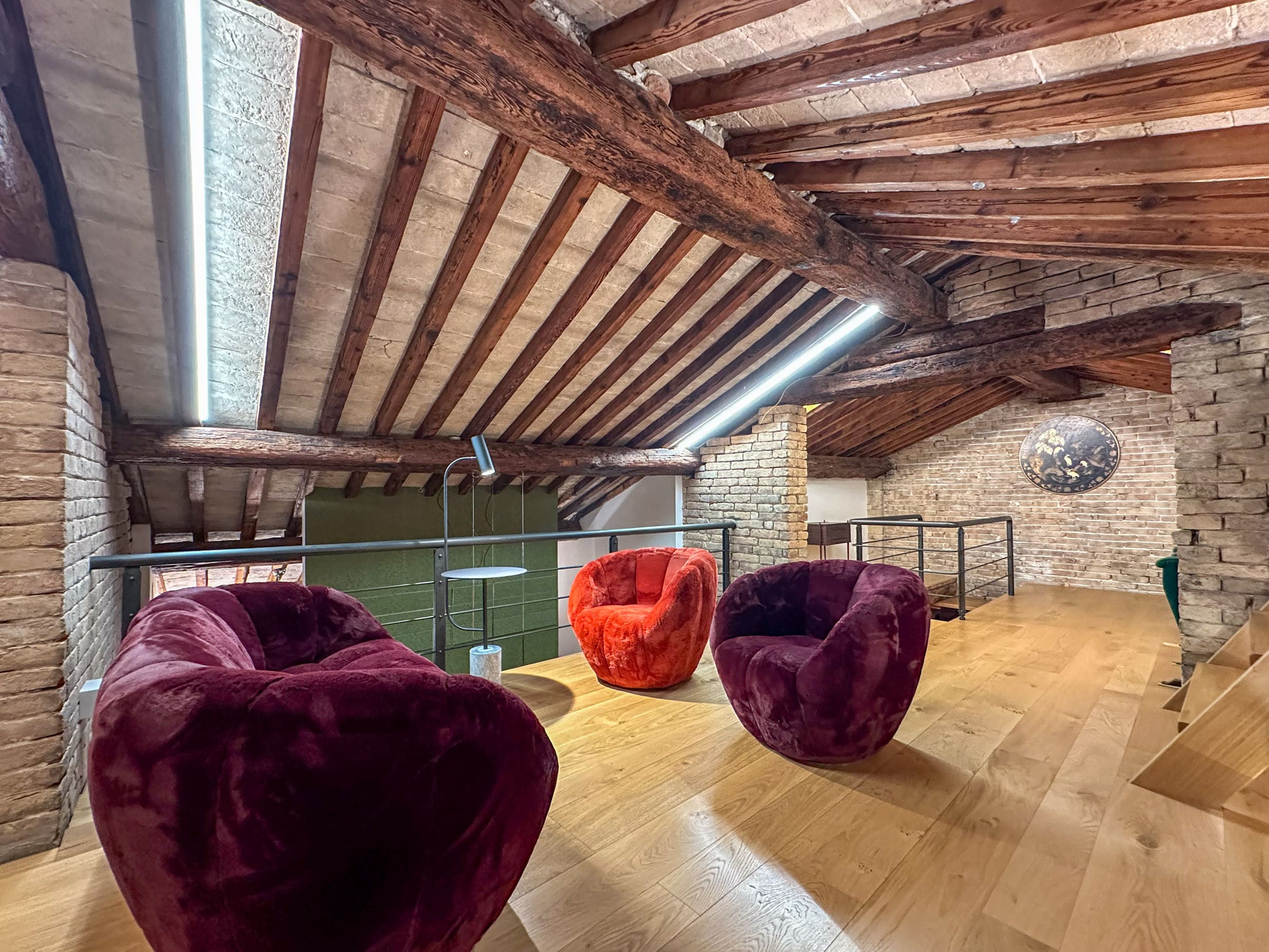 Palazzo Zattere Dorsoduro Dorsoduro 4: Stunning 3-Bedroom Luxury Penthouse with Canal Views, Venice