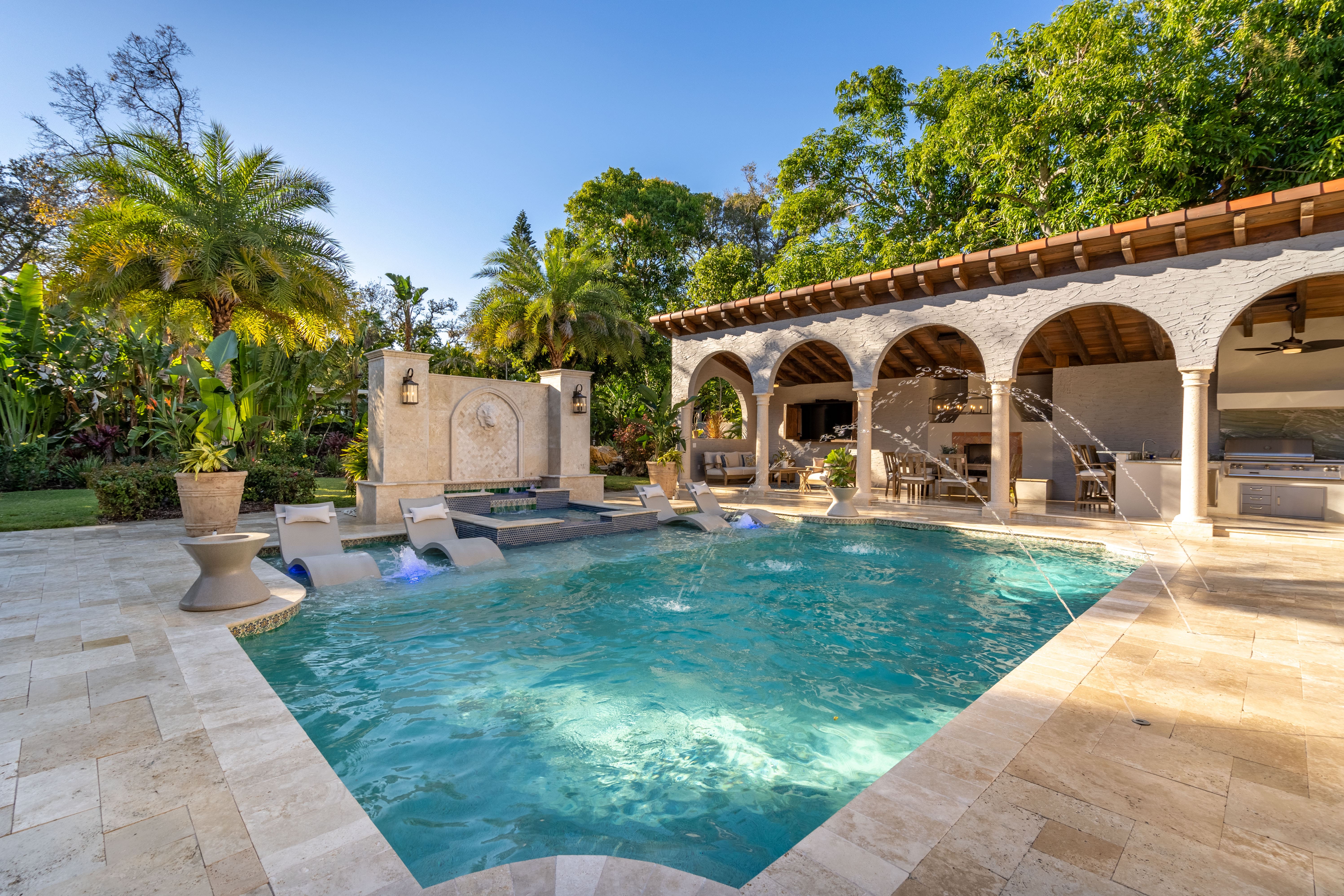 Palmetto Garden Estate: Expansive 9-Bedroom Luxury Apartment Rental Sarasota with Private Pool and Spa