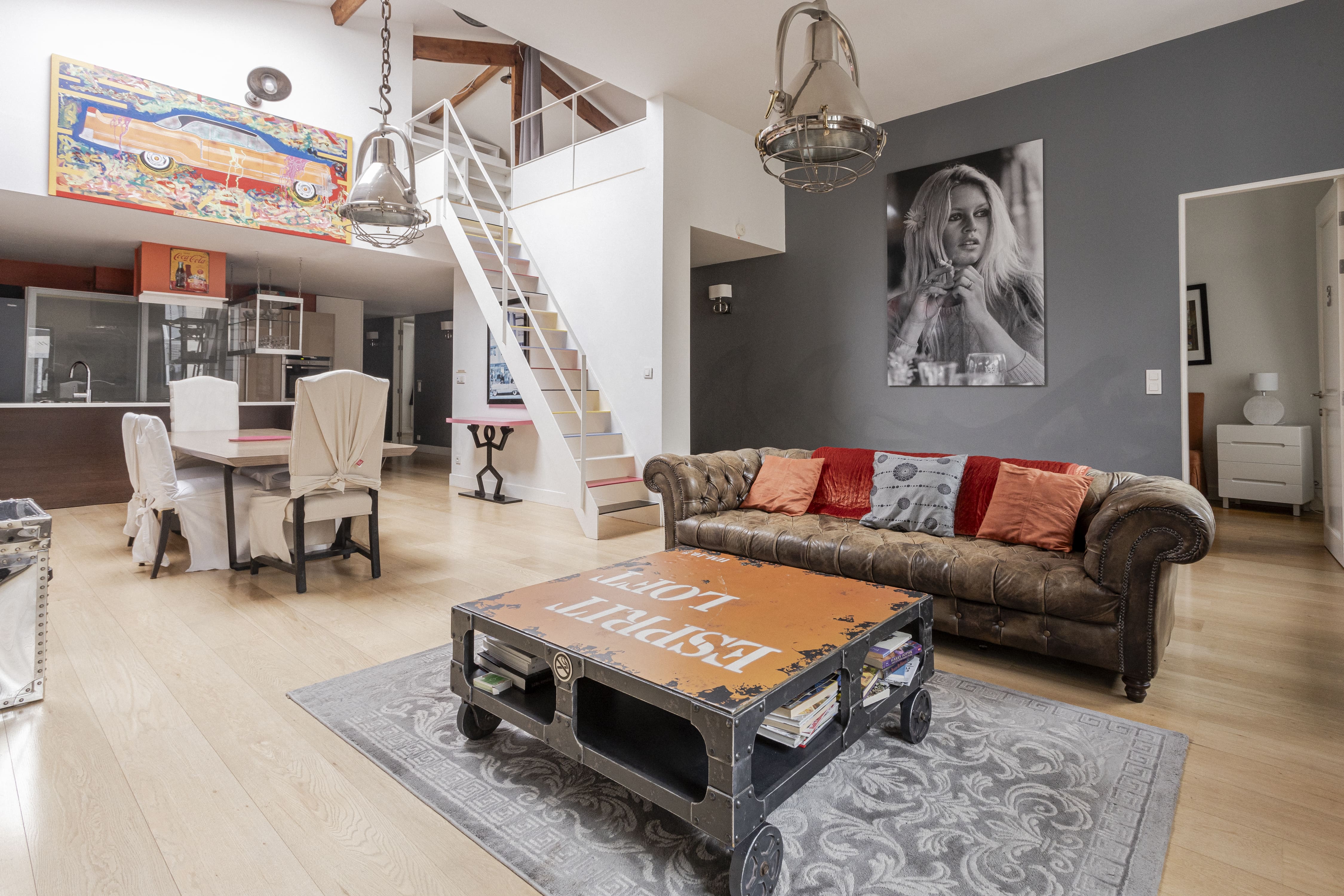 Penthouse de la Place Stéphanie: Spacious 4-Bedroom Penthouse with Rooftop Terrace, Brussels