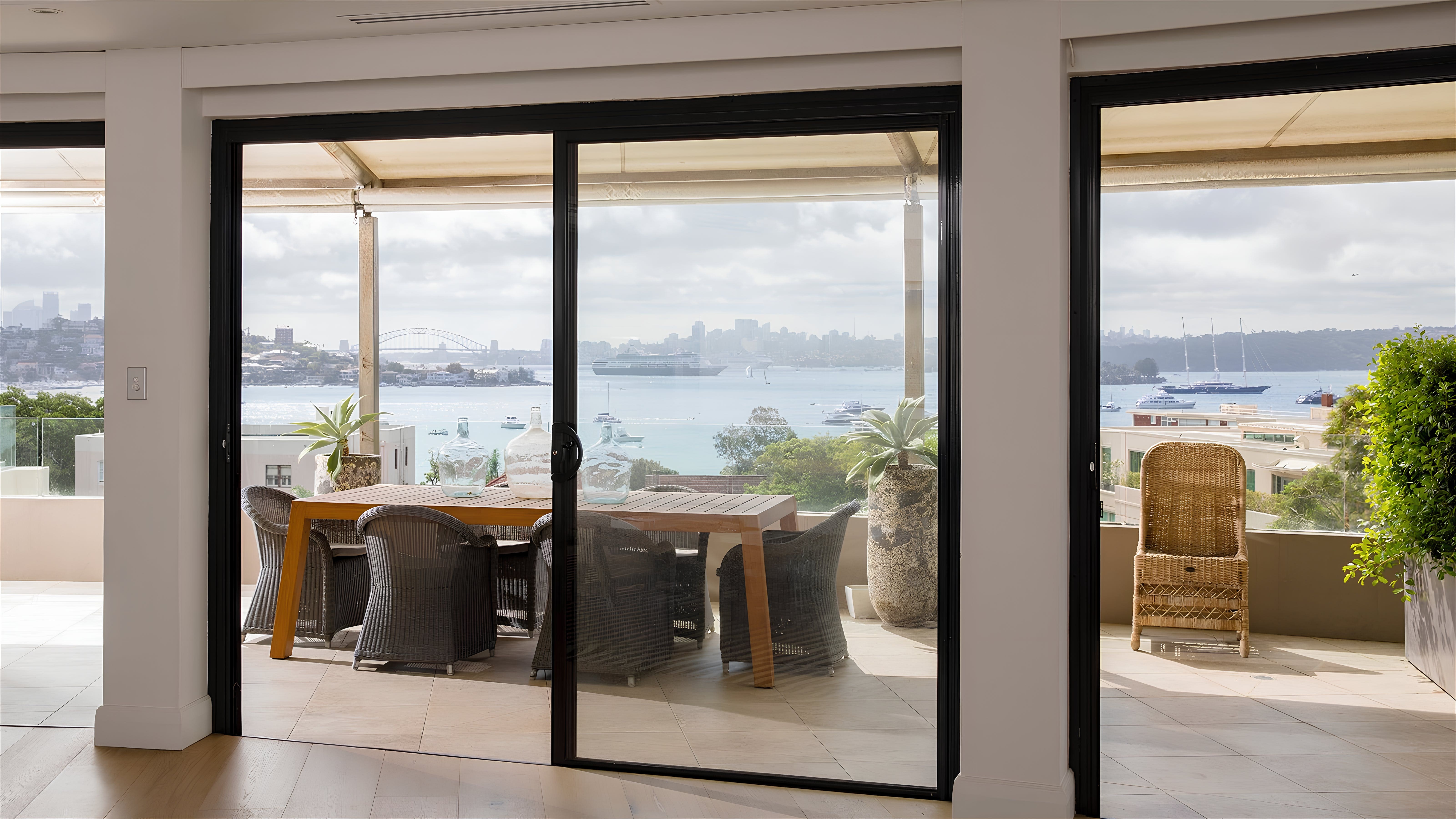 Penthouse Waratah Sydney: Luxury 4-Bedroom Penthouse with Sea Views, Sydney