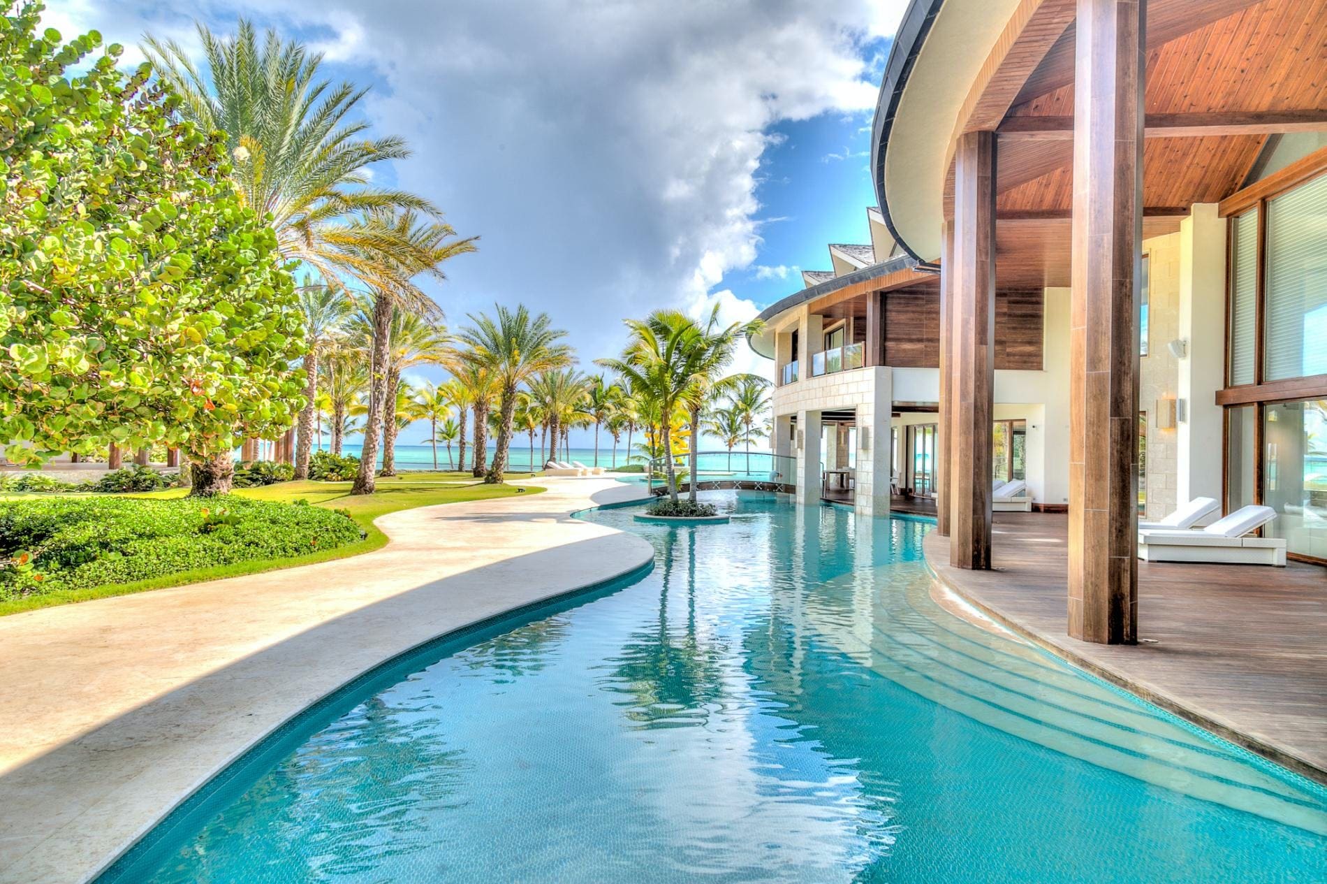 Playa del Sol Azul: Luxury 8-Bedroom Apartment with Seaview in Dominican Republic