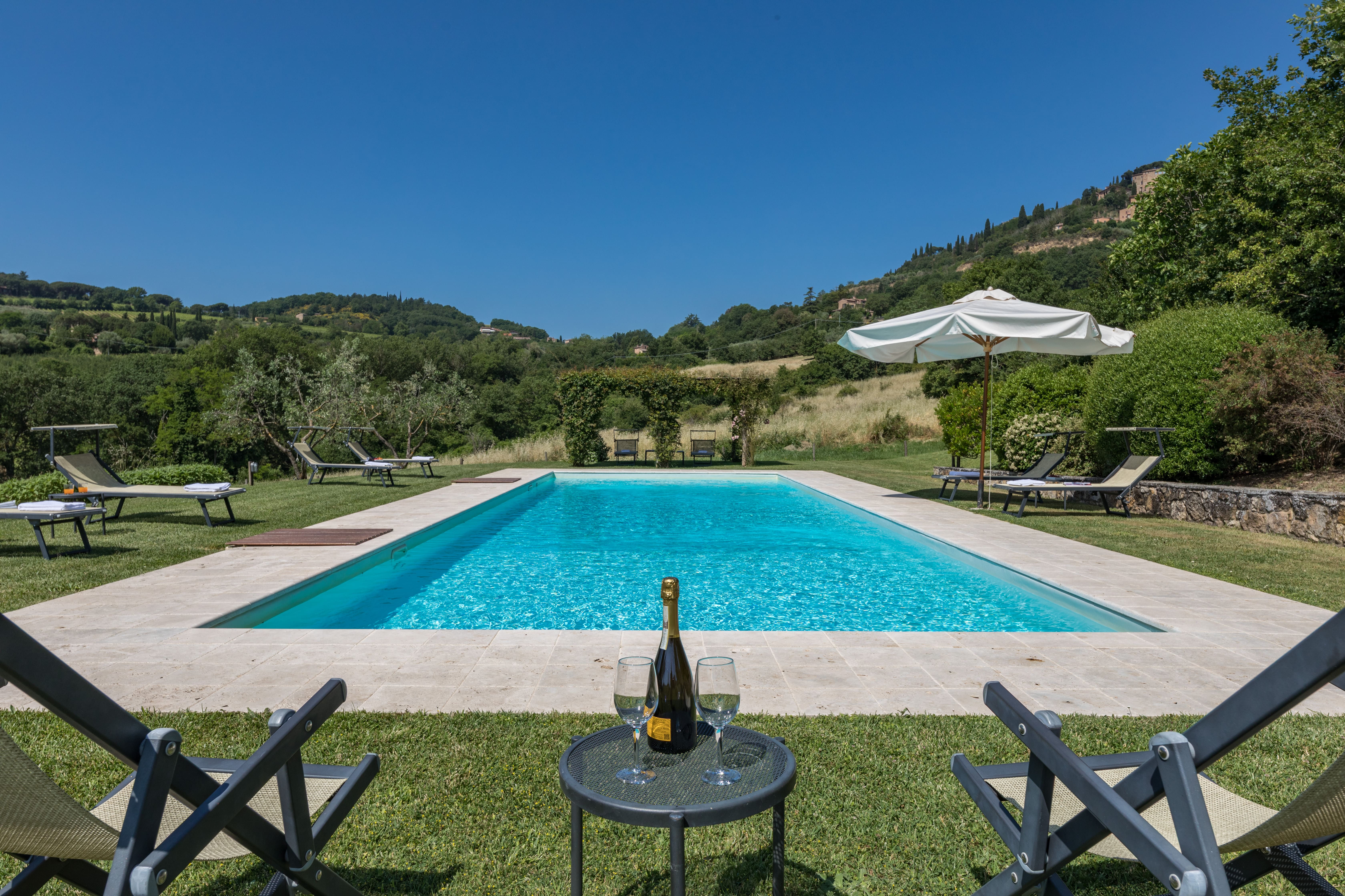 Poggio dei Vigneti Montepulciano 2: Elegant 5-Bedroom Villa with Pool in Montepulciano