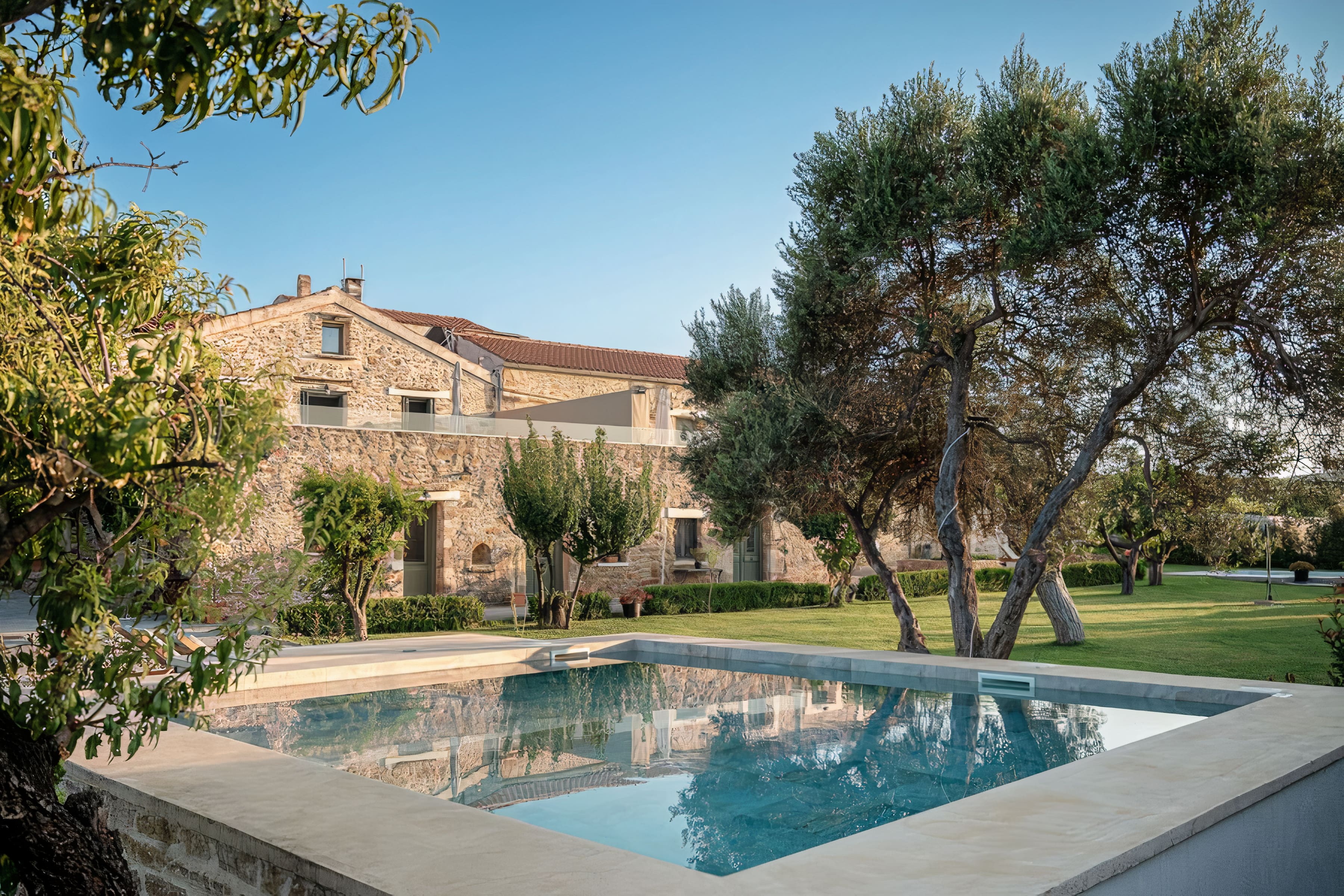 Pyrgos Agia Marina: Luxury 4-Bedroom Villa with Private Pool in Agia Marina