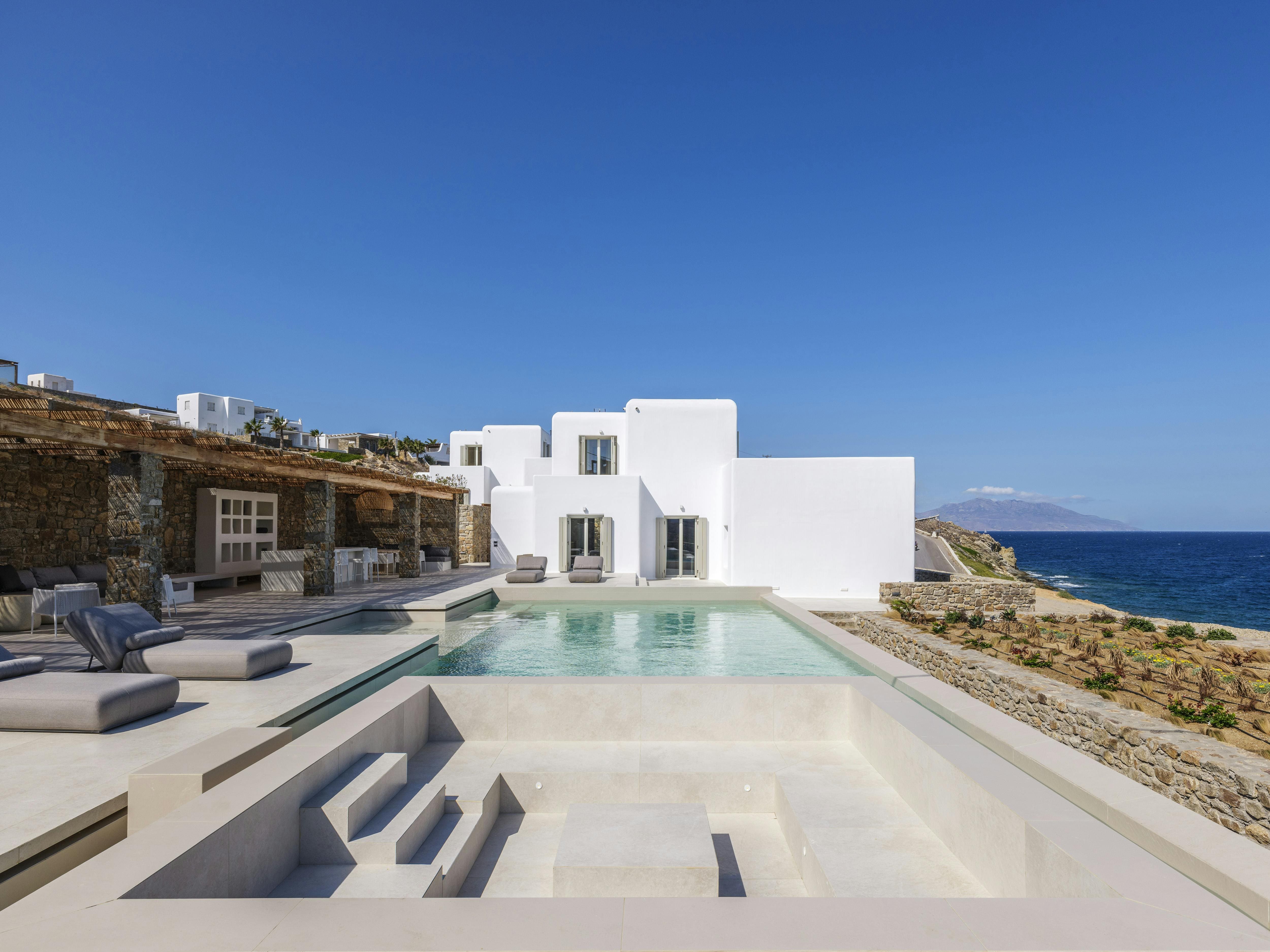 Pyrgos Agios Ioannis: Stunning Luxury Villa Rental with Private Pool, Agios Ioannis
