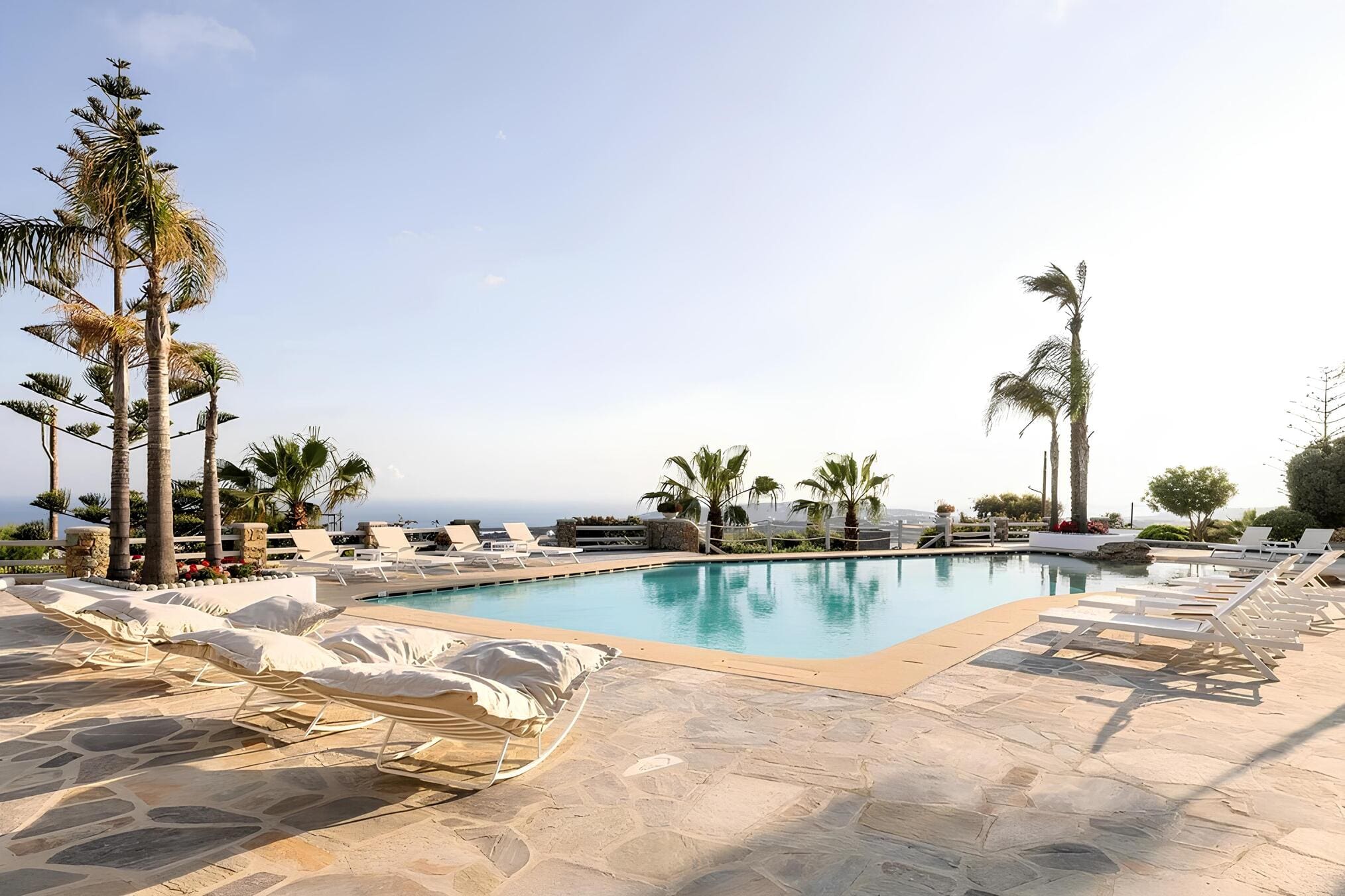 Pyrgos Agios Nikolaos: Elegant 8-Bedroom Apartment with Private Pool, Platis Gialos