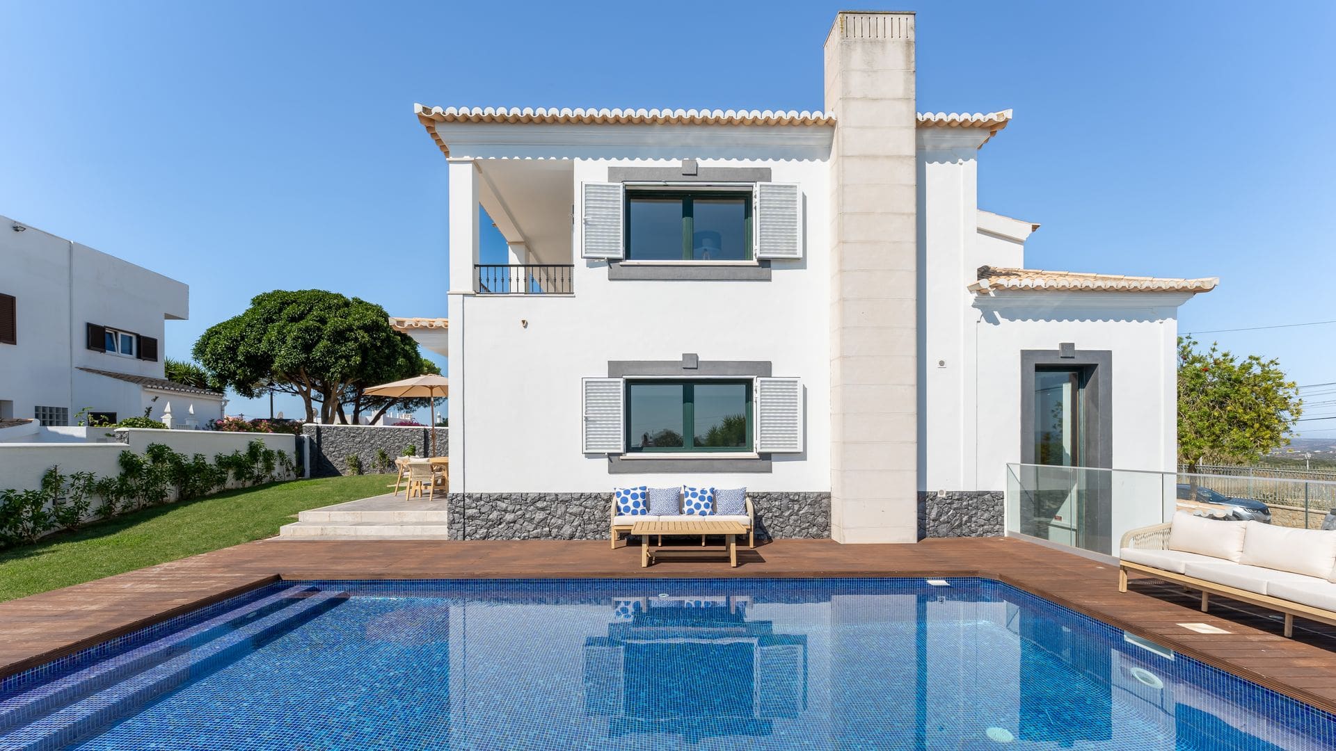 Quinta Amendoeira Lagos: Luxury 4-Bedroom Villa with Seaview and Pool, Algarve