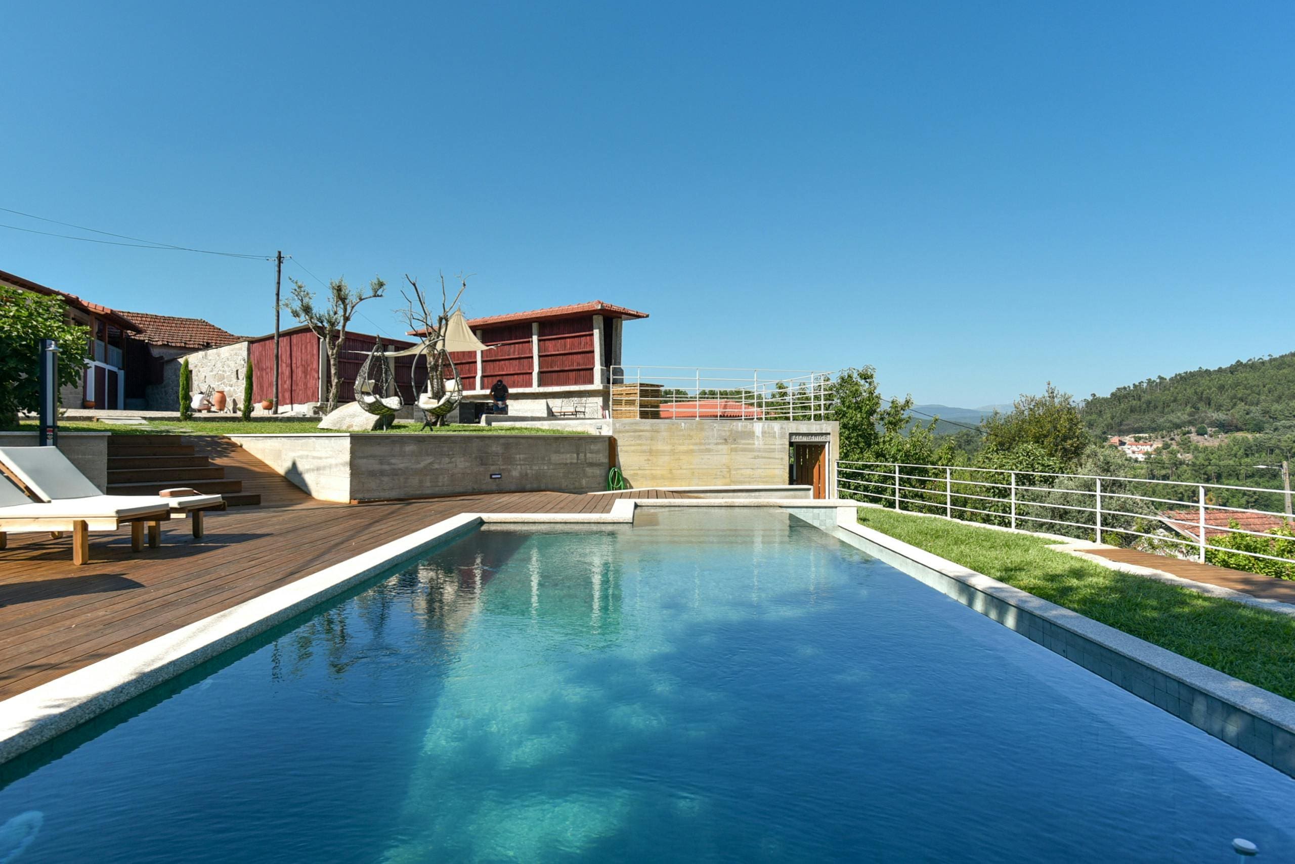 Quinta Arouquesa Moldes: Luxury 5-Bedroom Villa with Private Pool and Air Conditioning, Porto Region