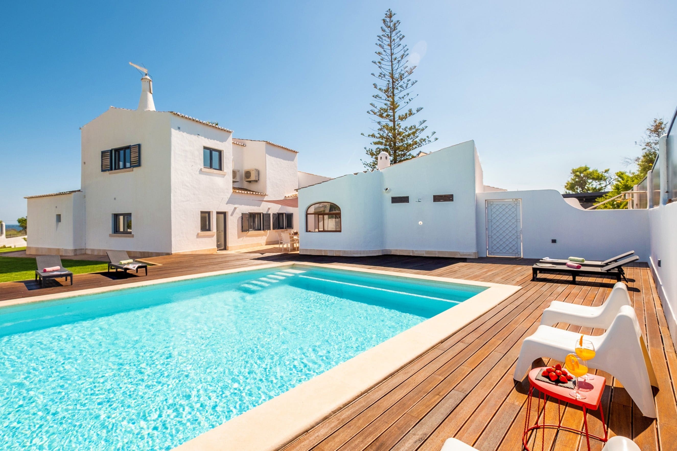 Quinta Carvoeiro Alfarrobeira: Spacious 8-Bedroom Villa with Seaview and Pool, Carvoeiro