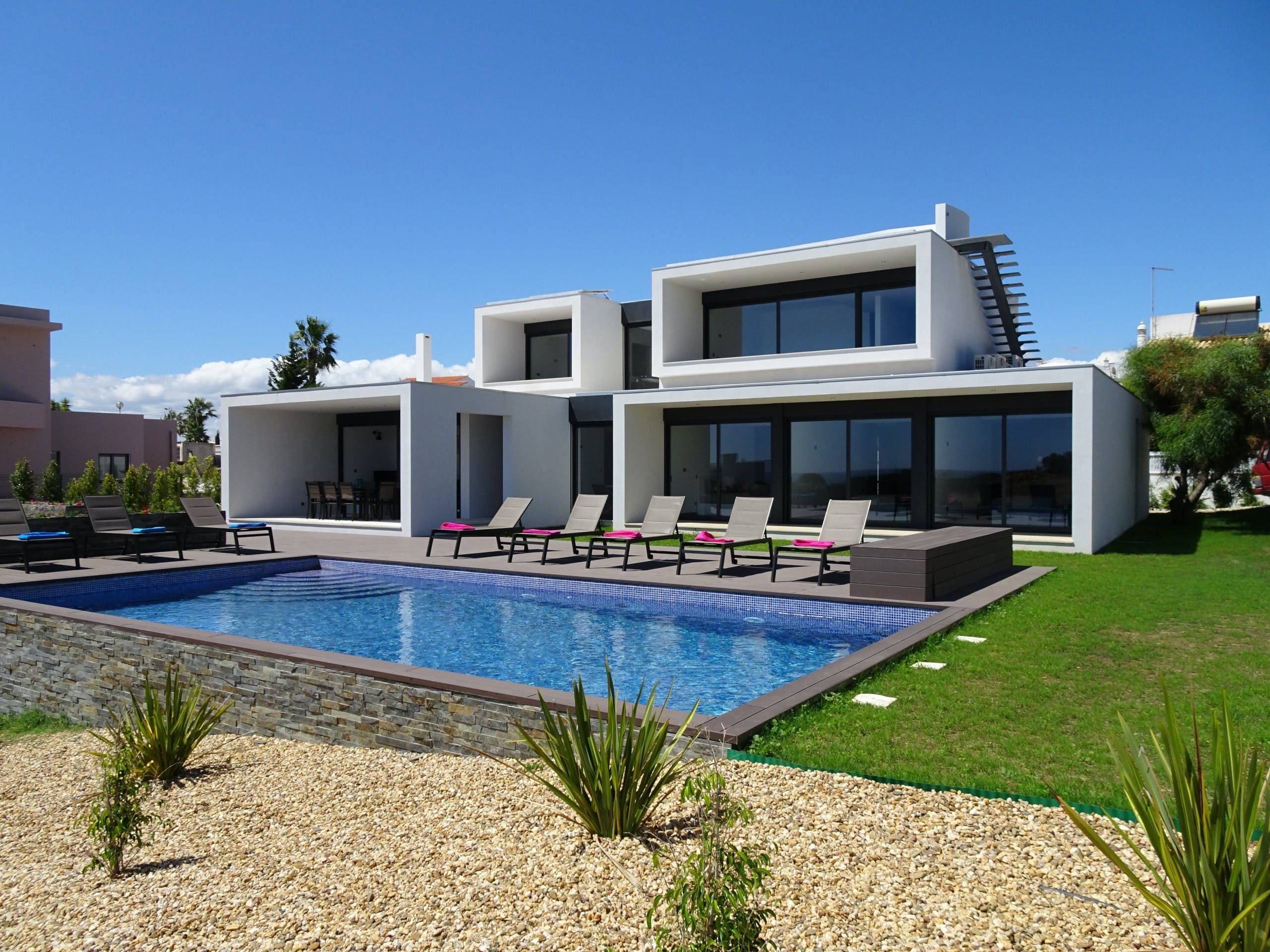 Quinta Carvoeiro Guia: Luxurious 5-Bedroom Apartment with Seaview and Pool, Algarve