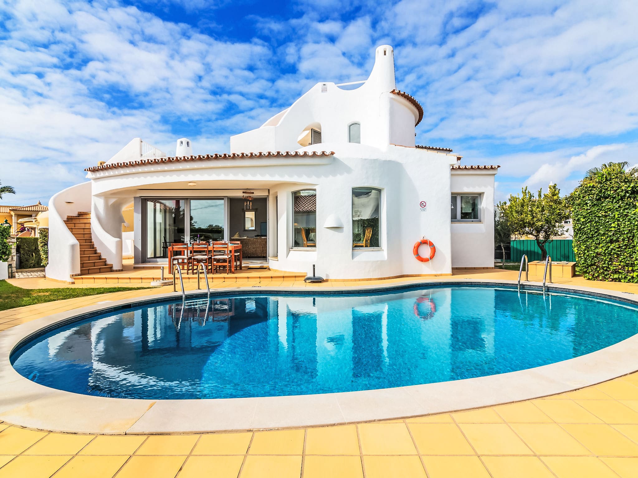 Quinta Esteval Guia: Luxury 3-Bedroom Villa with Private Pool and Garden in Portugal’s Algarve Region