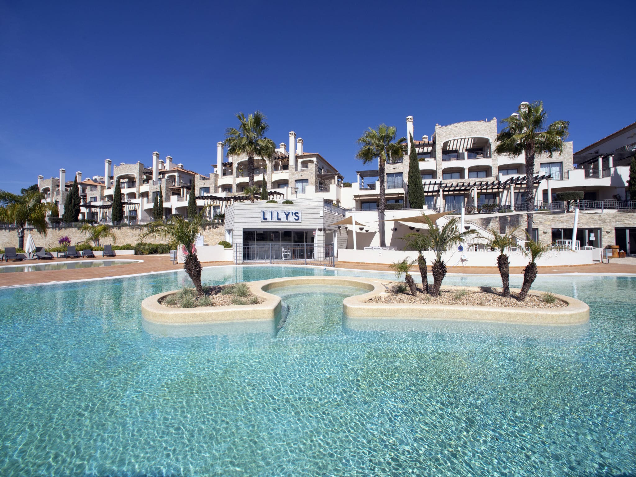 Quinta Falésia Vilamoura: Modern One-Bedroom Apartment with Shared Pool and Resort Amenities in Vilamoura