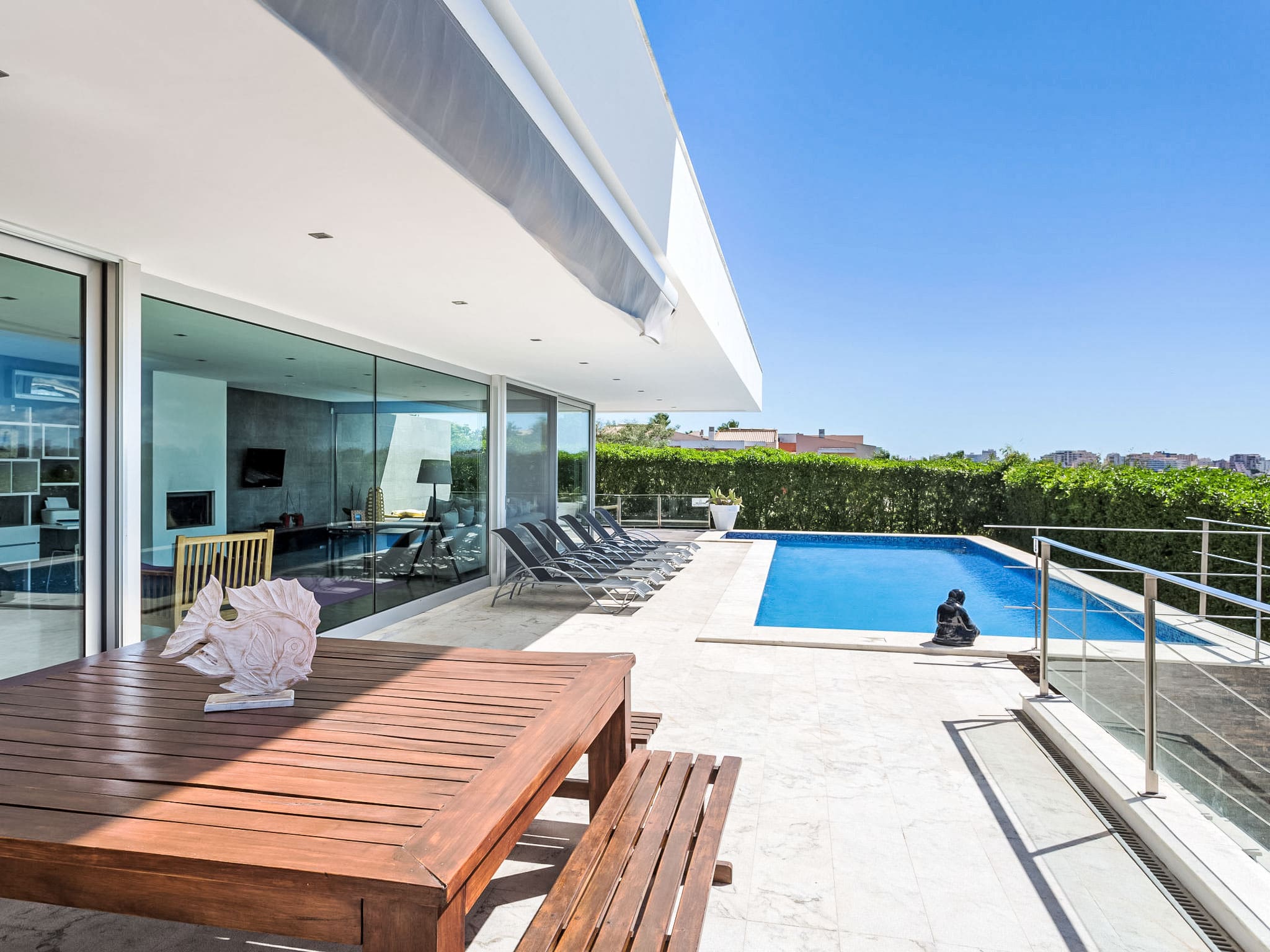 Quinta Mareta Ferragudo: Modern 5-Bedroom Private Pool Villa with Daily Housekeeping in Algarve Portugal