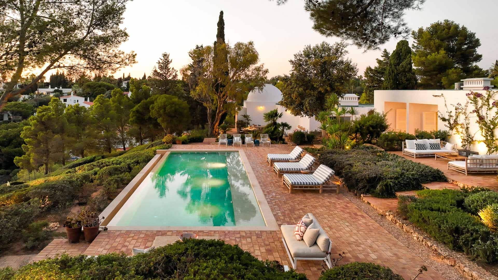 Quinta Medronheiro Carvoeiro Carvoeiro: Luxurious 6-Bedroom Apartment with Pool and Seaview, Carvoeiro