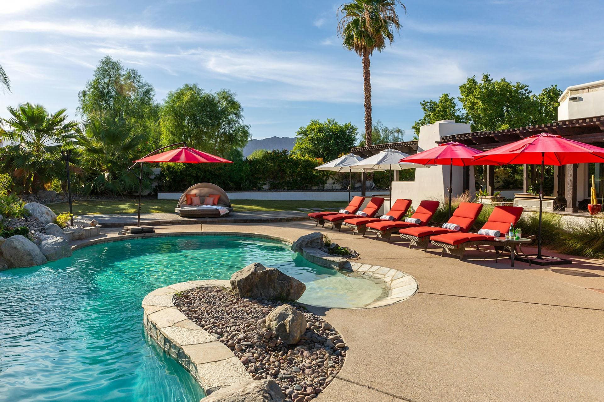Quinta Mesquite Coachella: Luxury 5-Bedroom House with Swimming Pool, Palm Springs