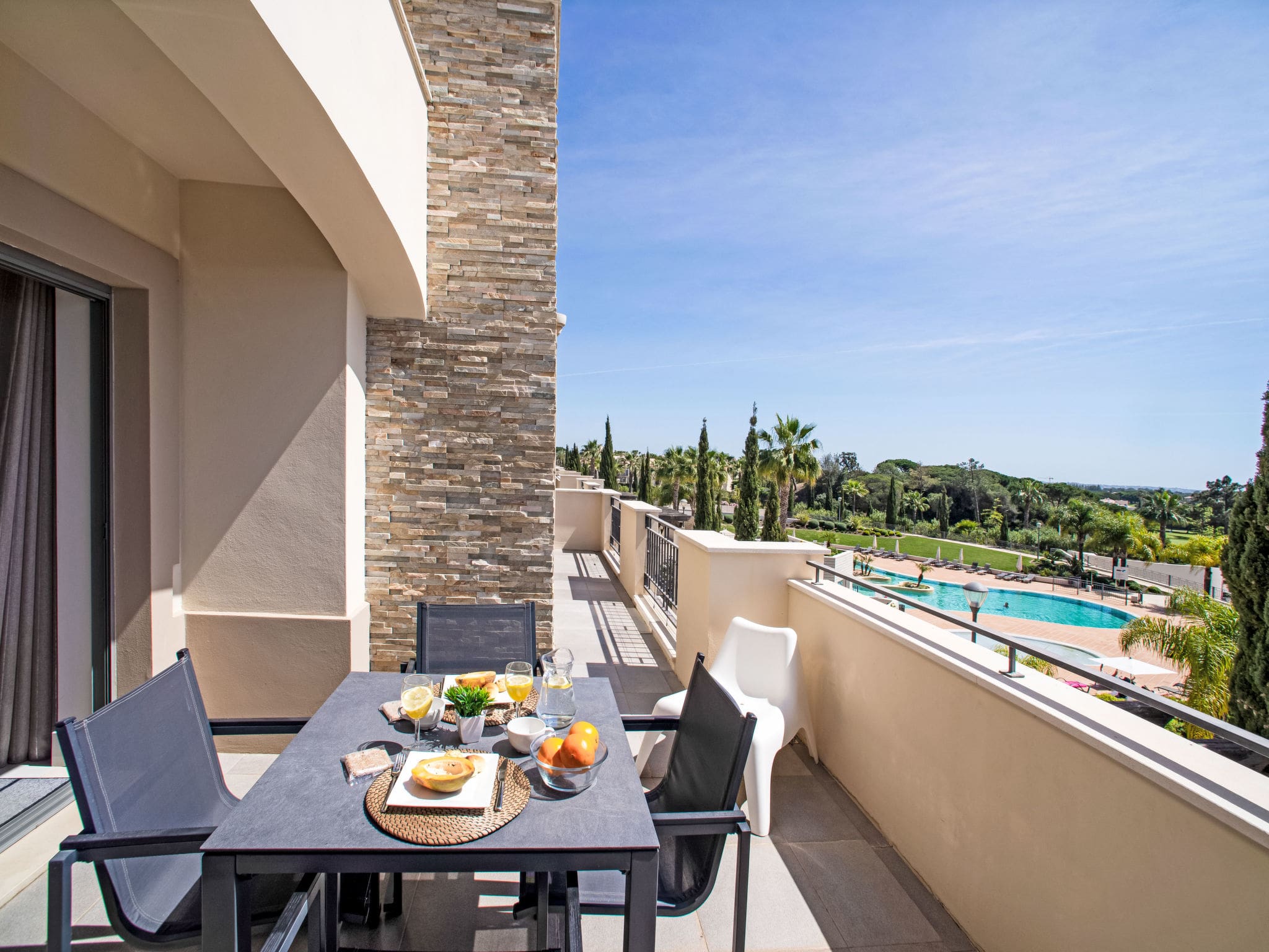 Quinta Pinhal Vilamoura: Modern 2-Bedroom Apartment with Shared Pool in Premium Vilamoura Resort Complex