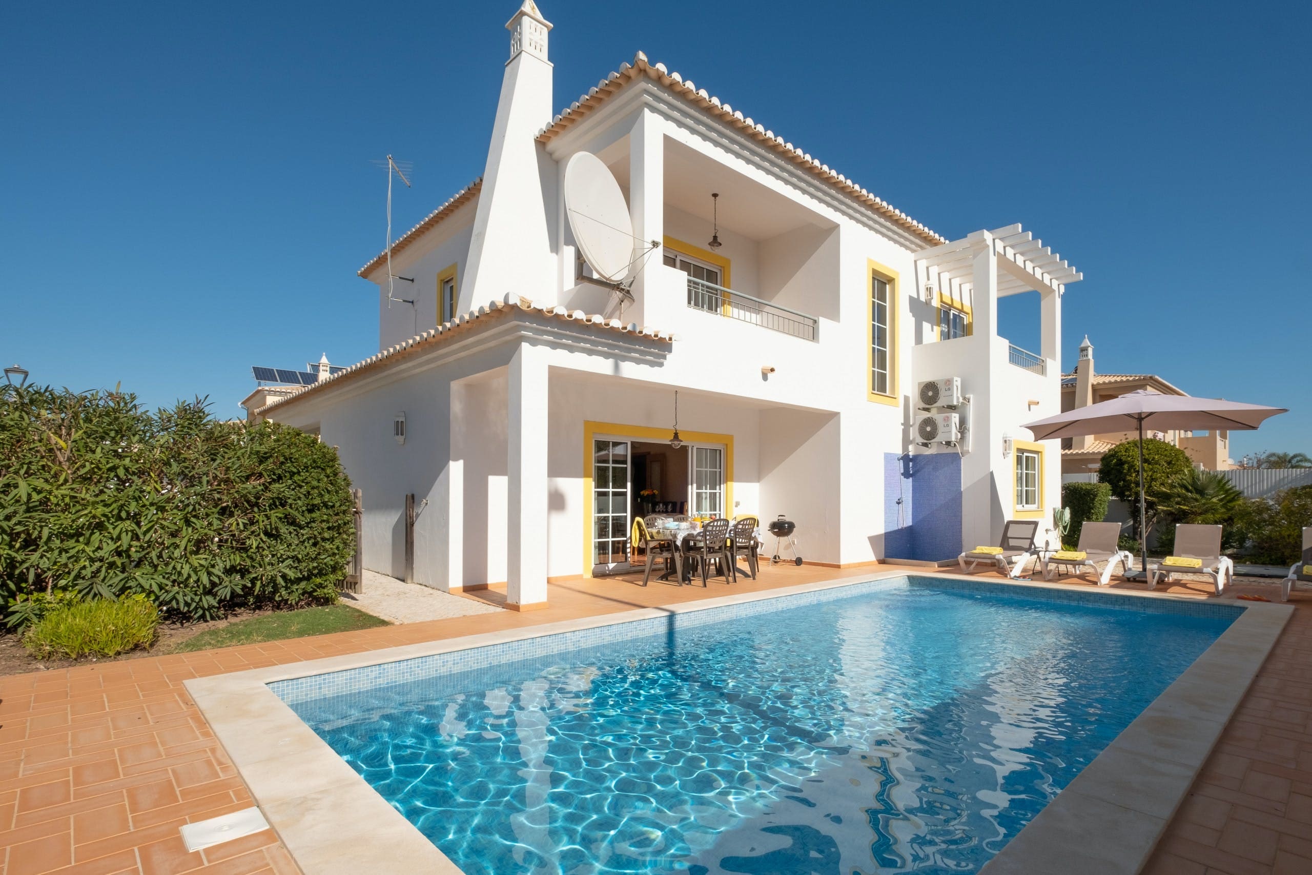 Quinta Ponta da Piedade: Luxury 4-Bedroom Villa with Seaviews and Pool, Lagos