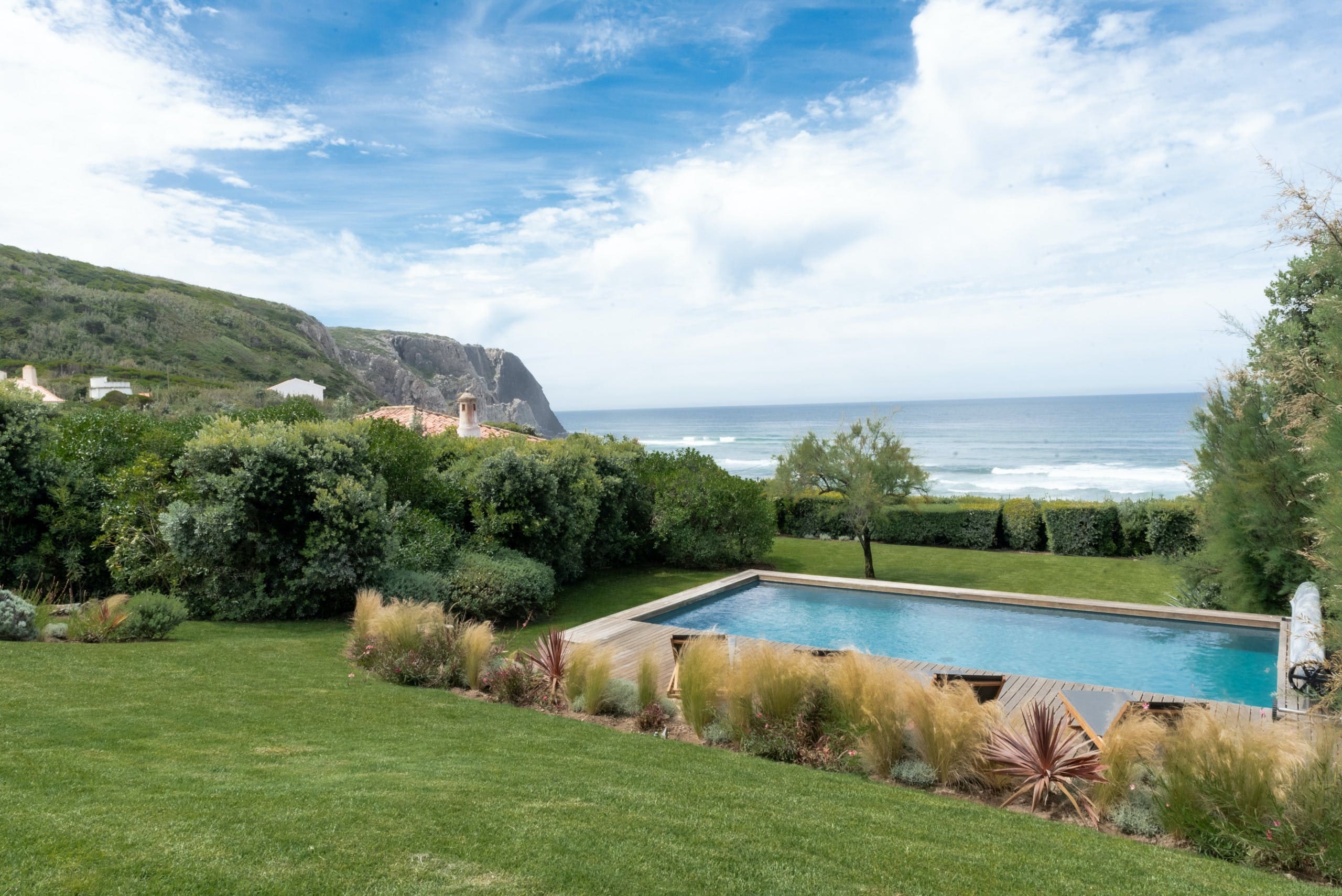 Quinta Praia Sintra: Luxury 7-Bedroom Villa with Seaview and Pool, Sintra