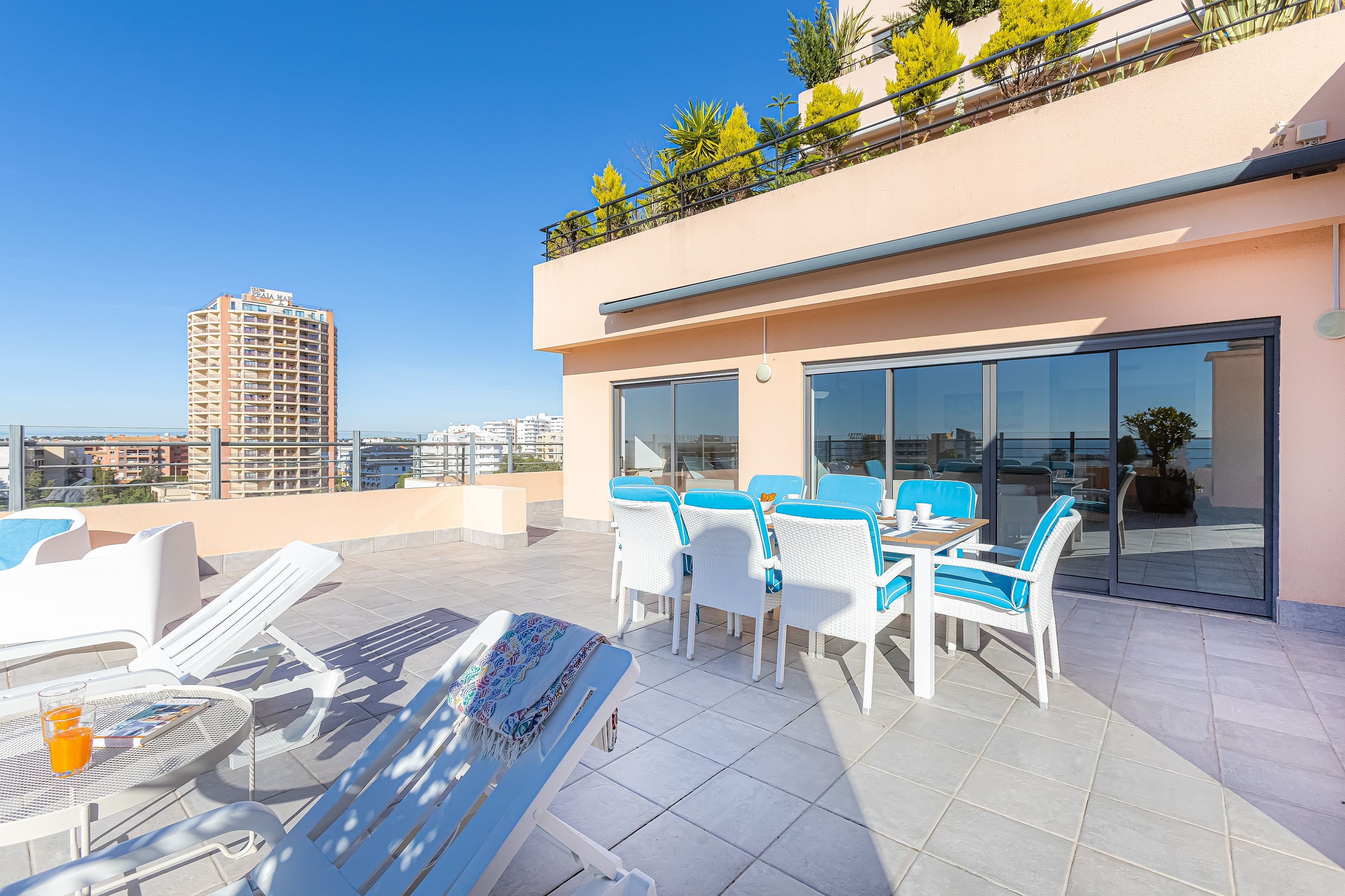 Quinta Rocha Portimao: Spacious 3-Bedroom Penthouse with Seaview and Pool, Portimao