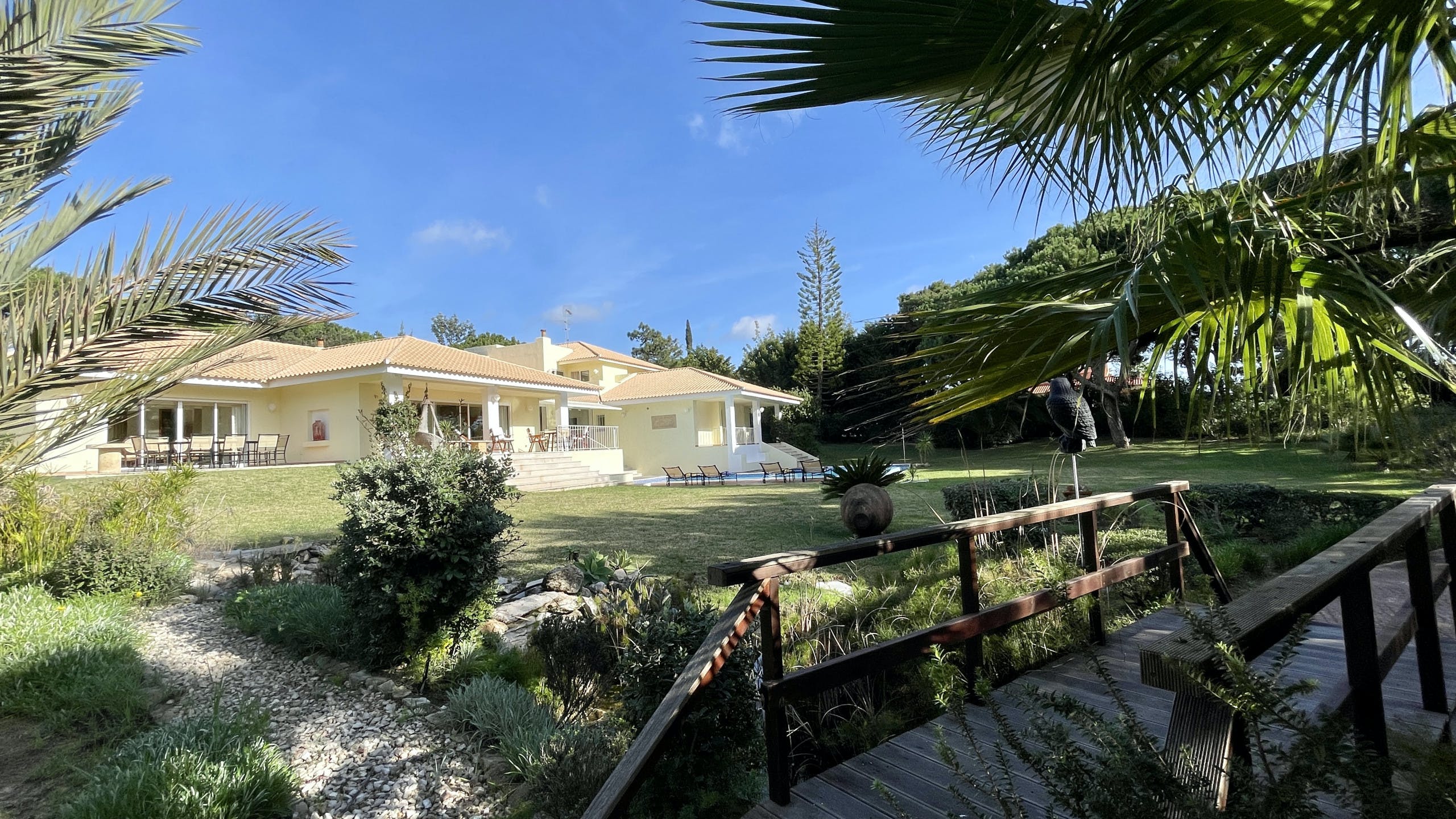 Quinta Rocha Quarteira: 5-Bedroom Luxury Apartment with Seaview and Pool, Algarve