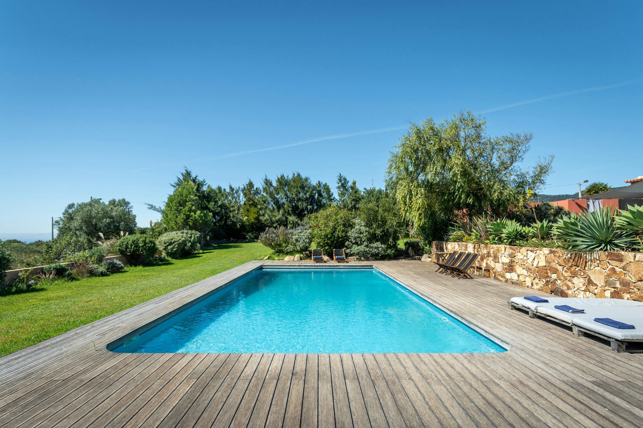 Quinta Serra Sintra: Luxury 5-Bedroom Villa with Sea Views and Pool, Sintra