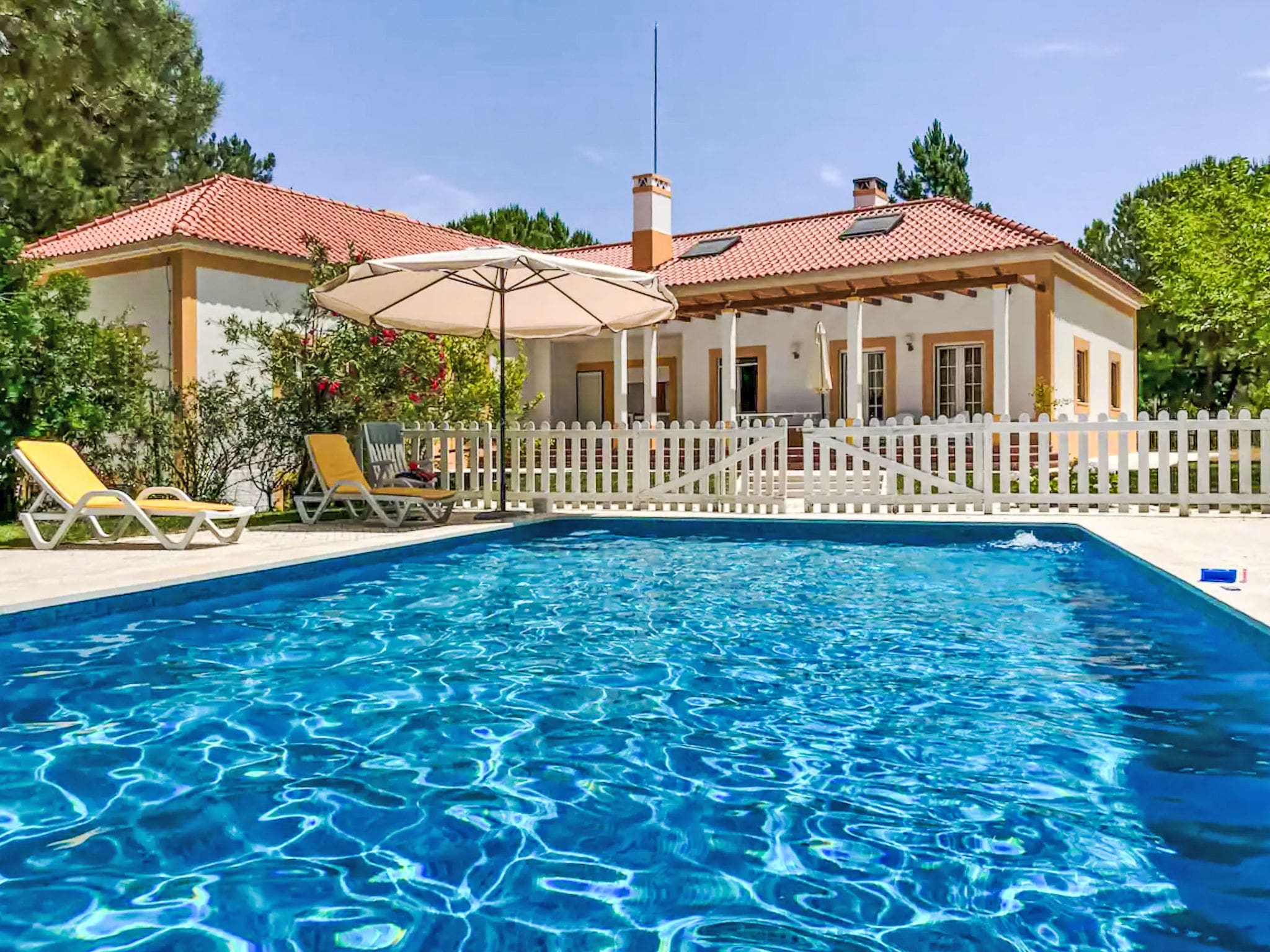 Quinta Sobreira Alcacer: Private 3-Bedroom Villa with Pool and Golf Course Access in Central Portugal