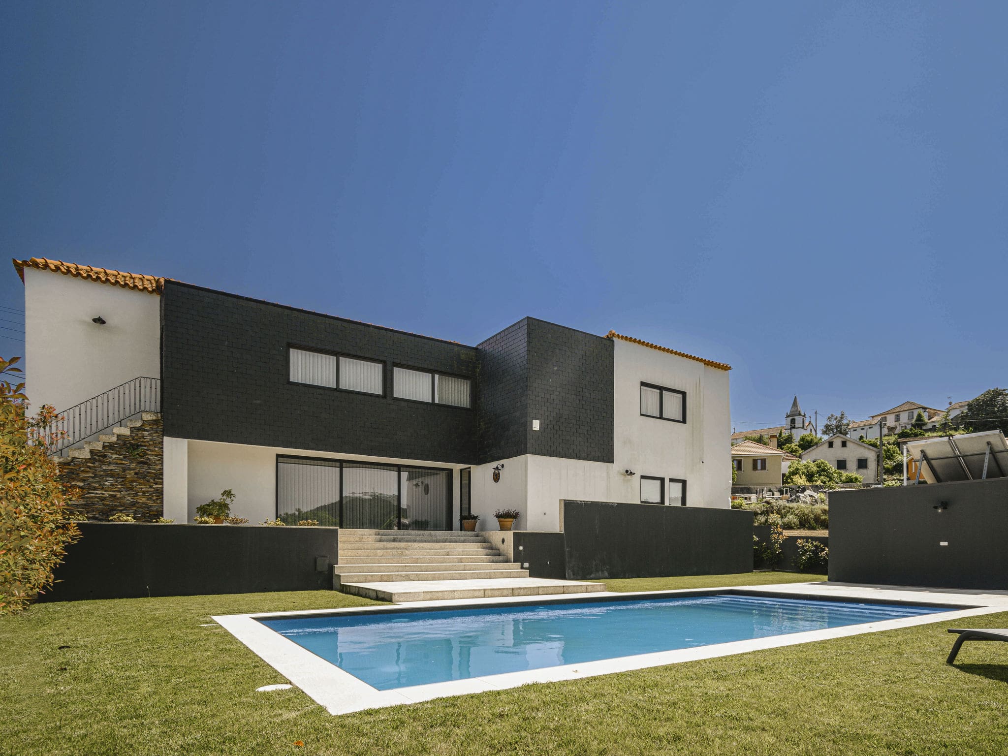 Quinta Sobreira Gondomar: Spectacular 5-Bedroom Country House with Private Pool and Panoramic Views in Portuguese Douro Valley